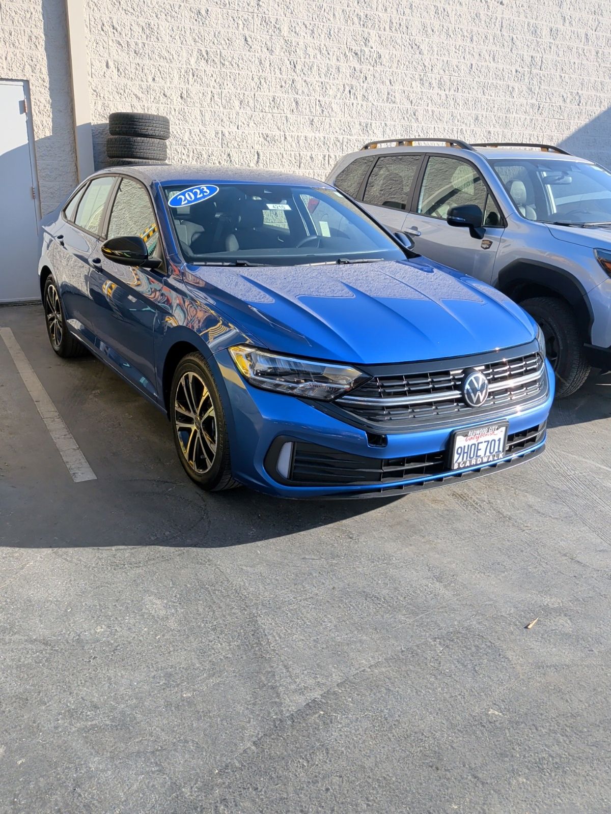 Rising Blue Metallic 2023 Volkswagen Jetta Sedan Front-Wheel Drive 8-Speed Automatic