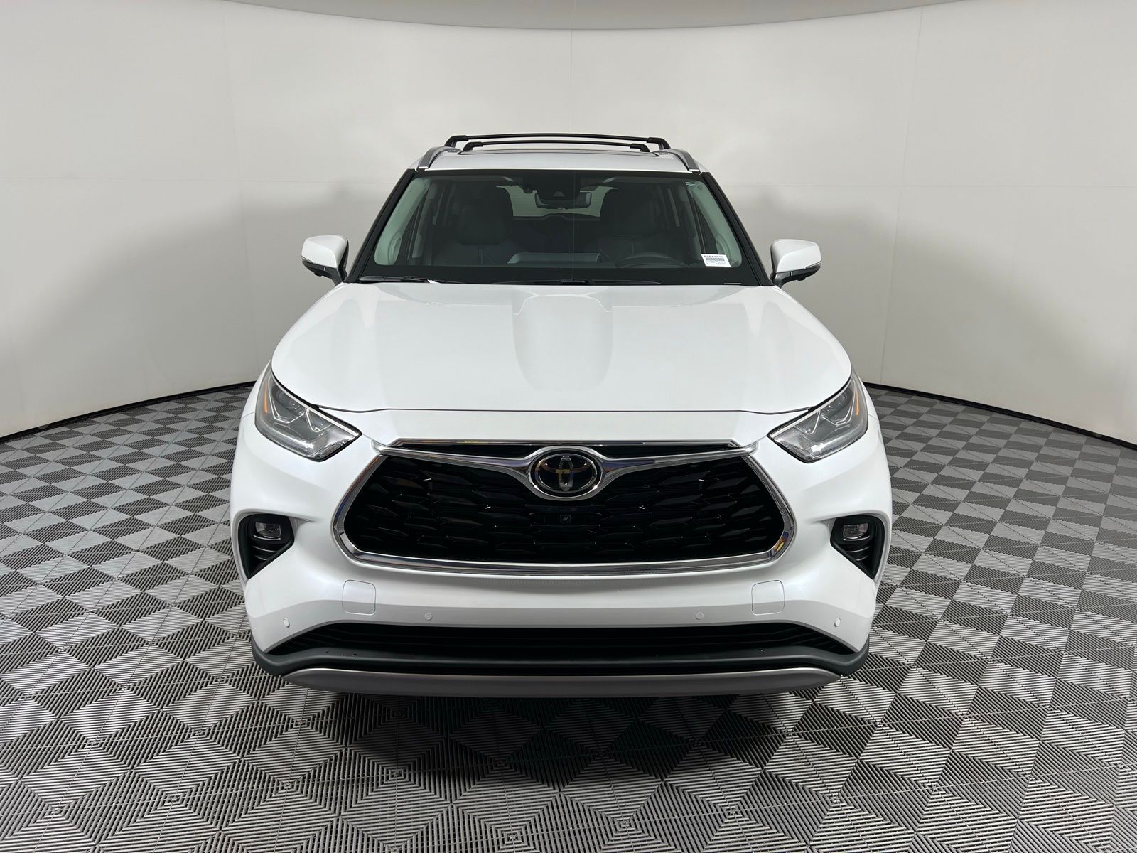 Thumbnail: 2025 Toyota Highlander - 2