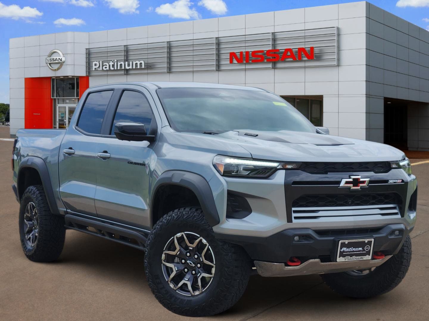 Sterling Gray Metallic 2025 Chevrolet Colorado Pickup Truck Four-Wheel Drive 8-Speed Automatic