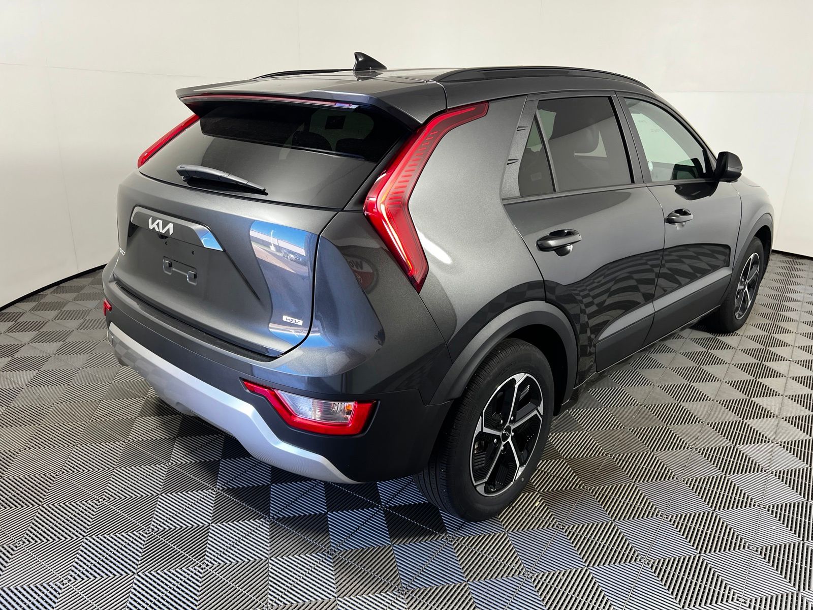 Thumbnail: 2025 Kia Niro - 5