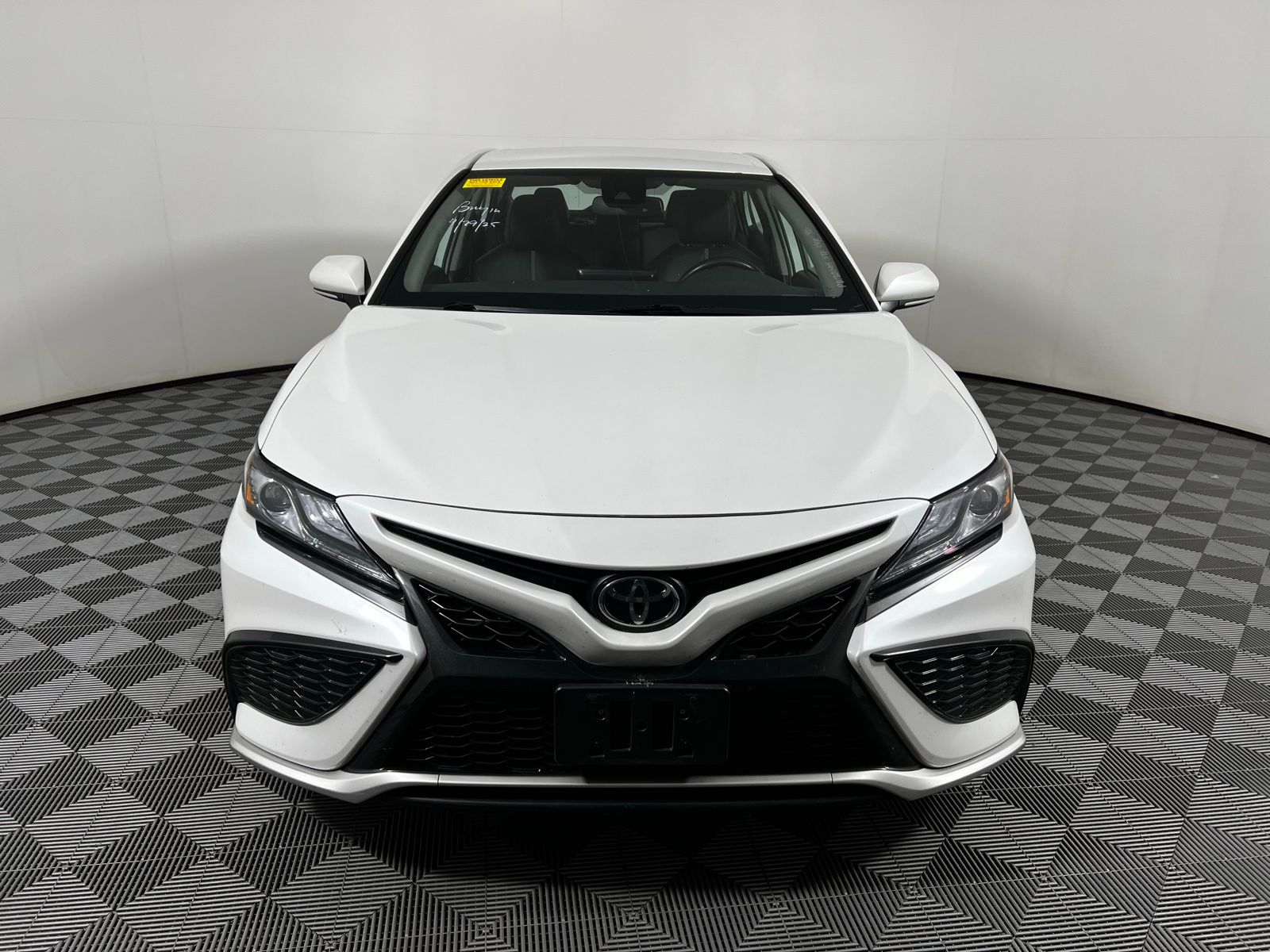 2019 Toyota Camry XSE 2