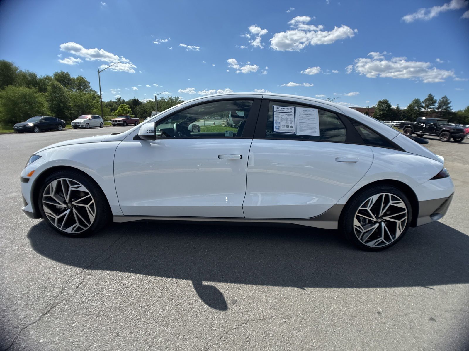 Used 2024 White Hyundai SEL image 7