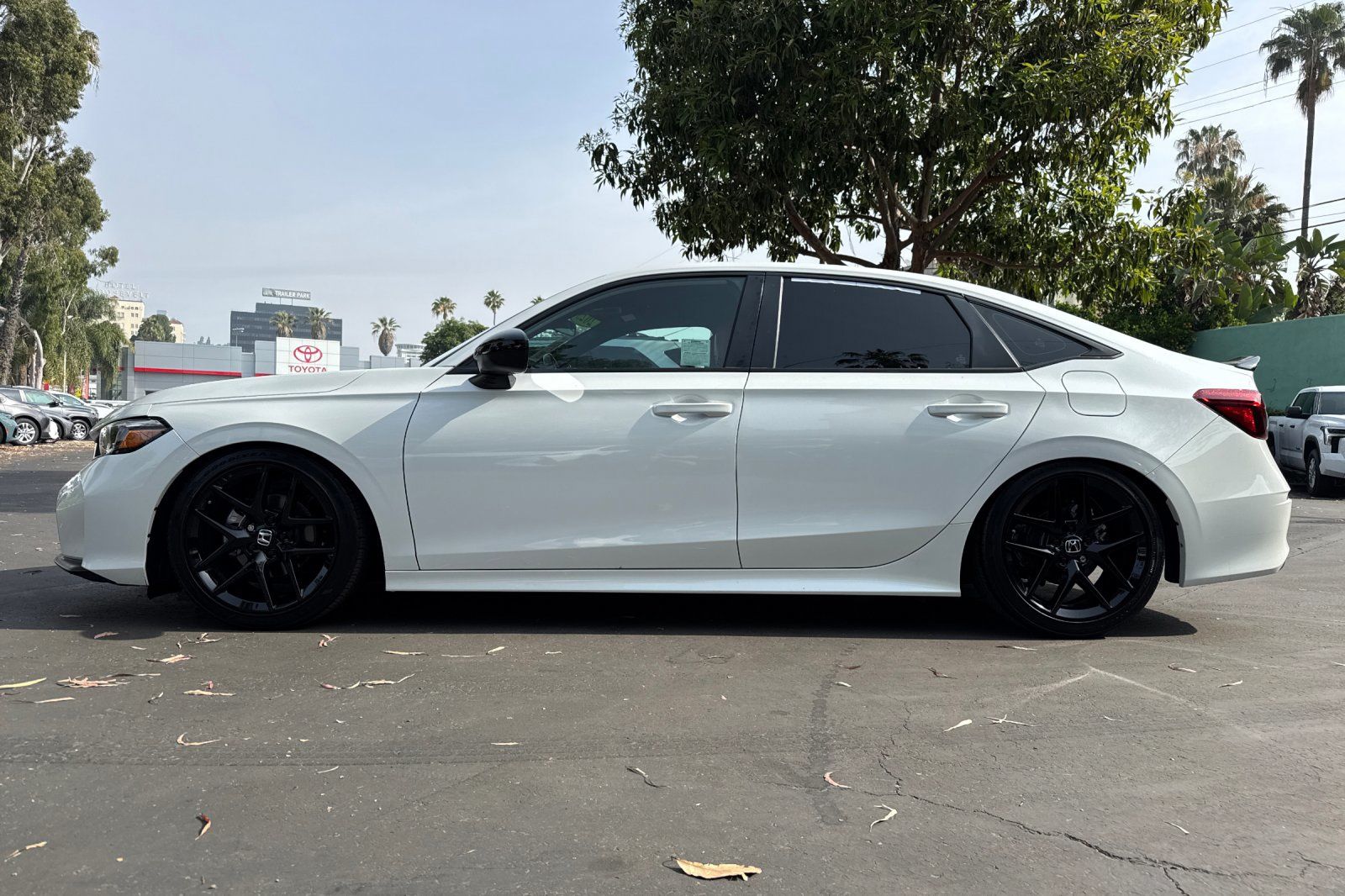 View vehicle photo 7