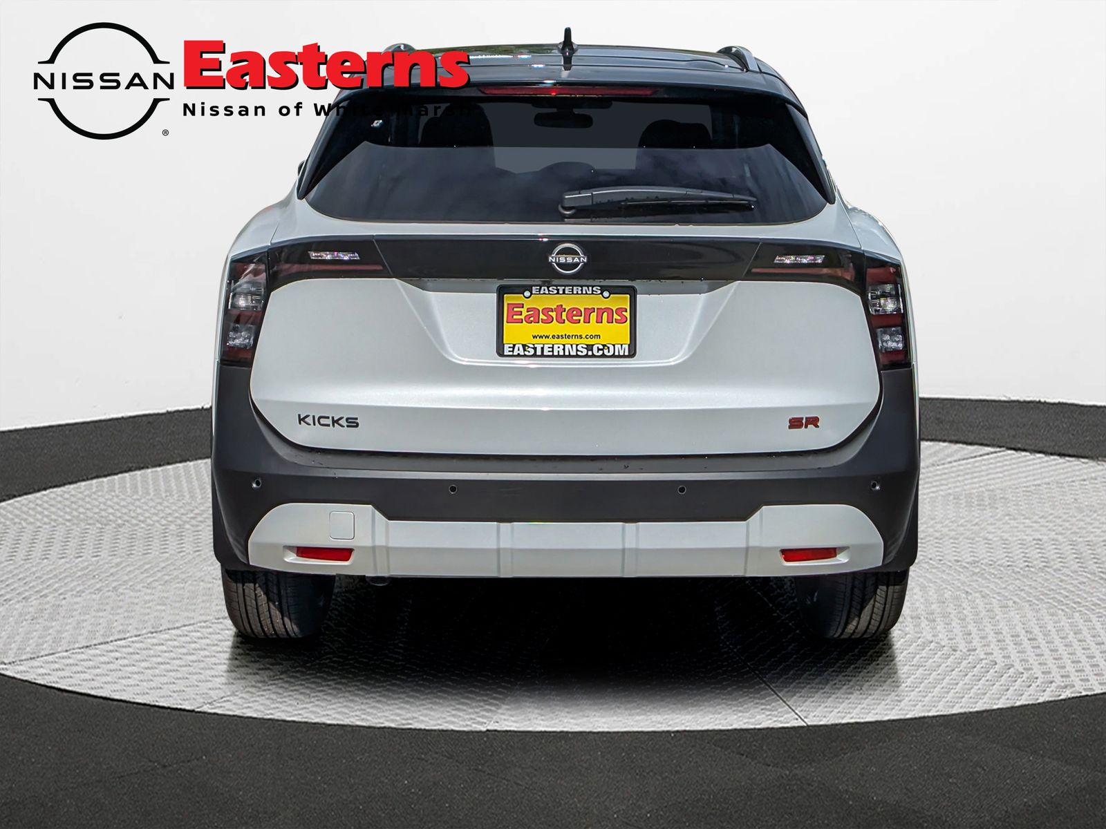 2025 Nissan Kicks SR photo 3