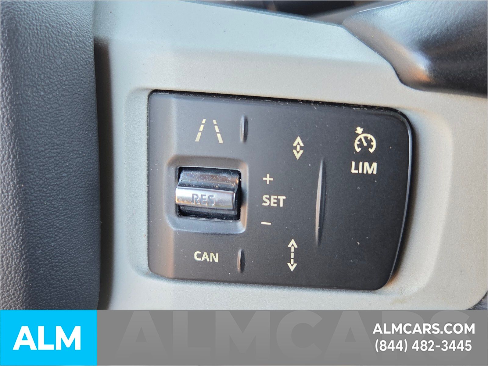 Used 2022 Silver Land Rover X-Dynamic S image 26