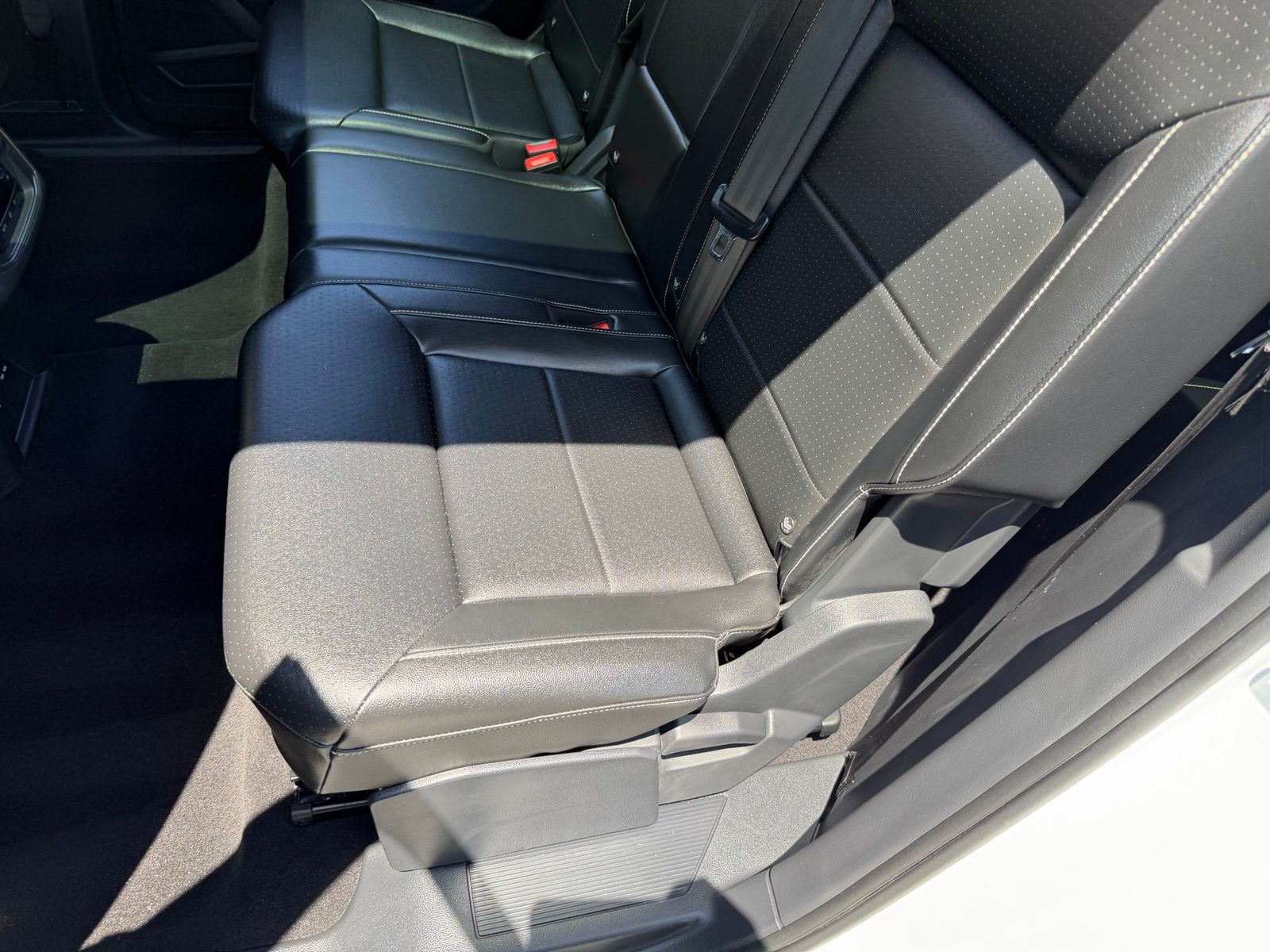 Used 2022  Volkswagen SEL image 44