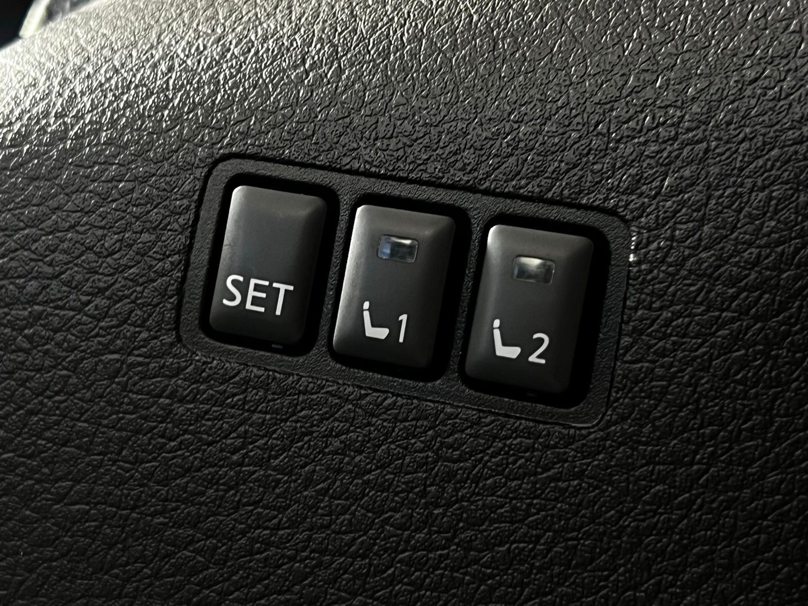 Thumbnail: 2018 Nissan Rogue - 14