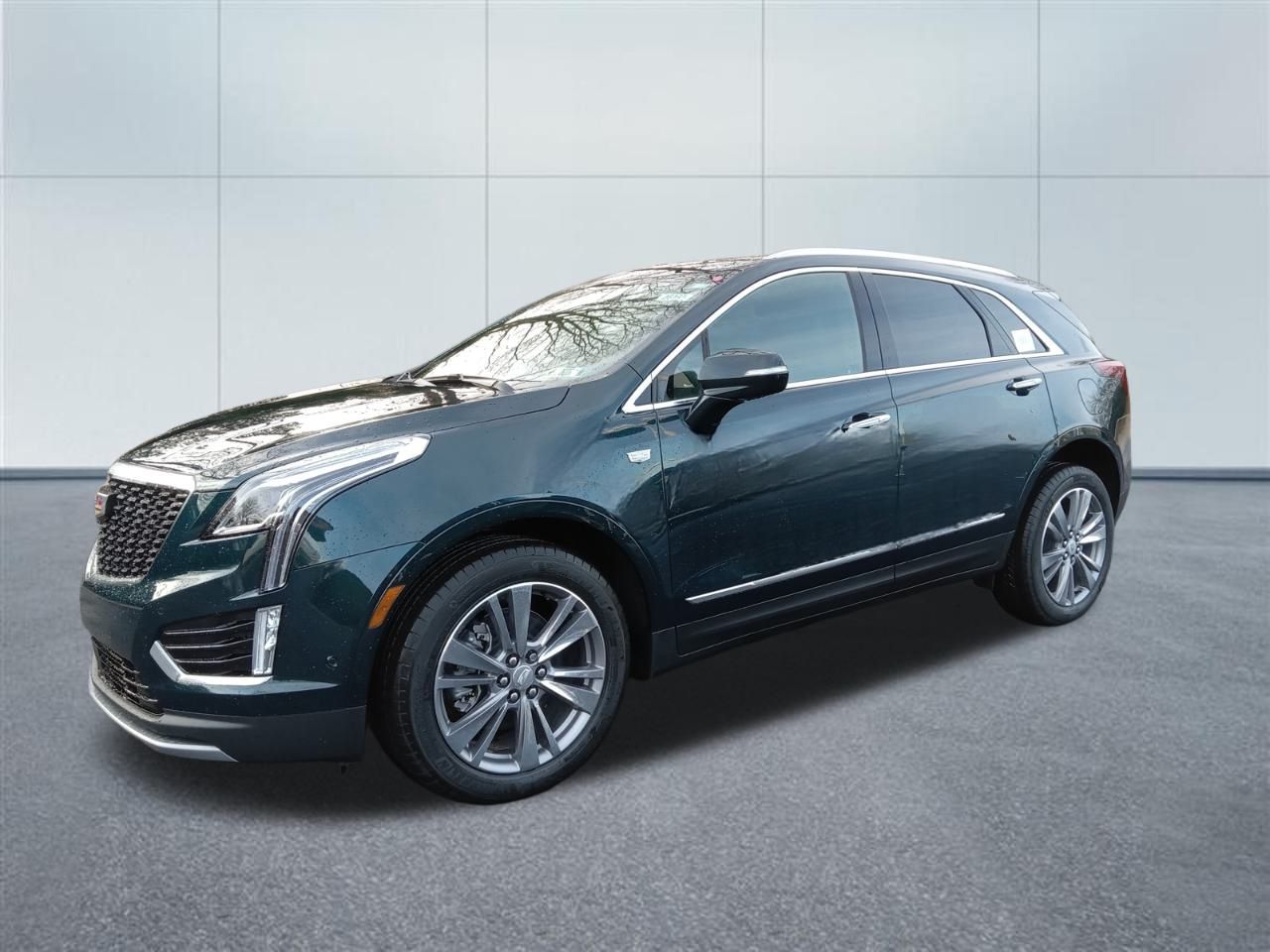 Emerald Lake Metallic 2026 Cadillac XT5 Premium Luxury FWD SUV / Crossover Front-Wheel Drive Automatic