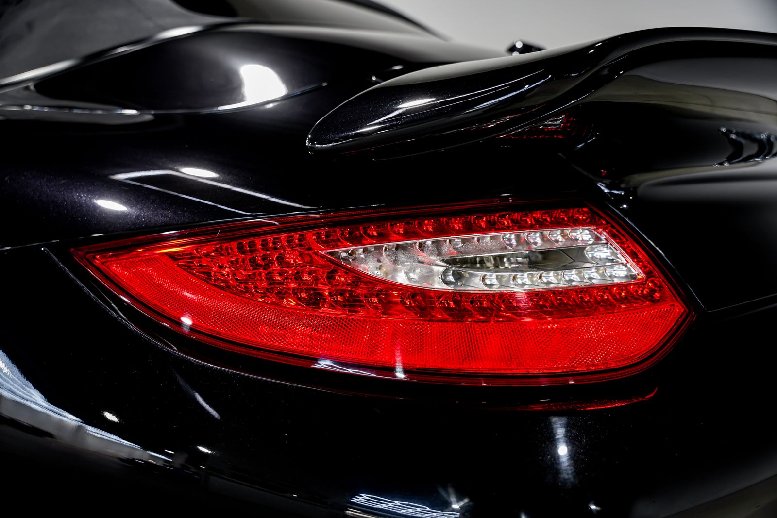 2011 Porsche 911 Turbo S — photo 35