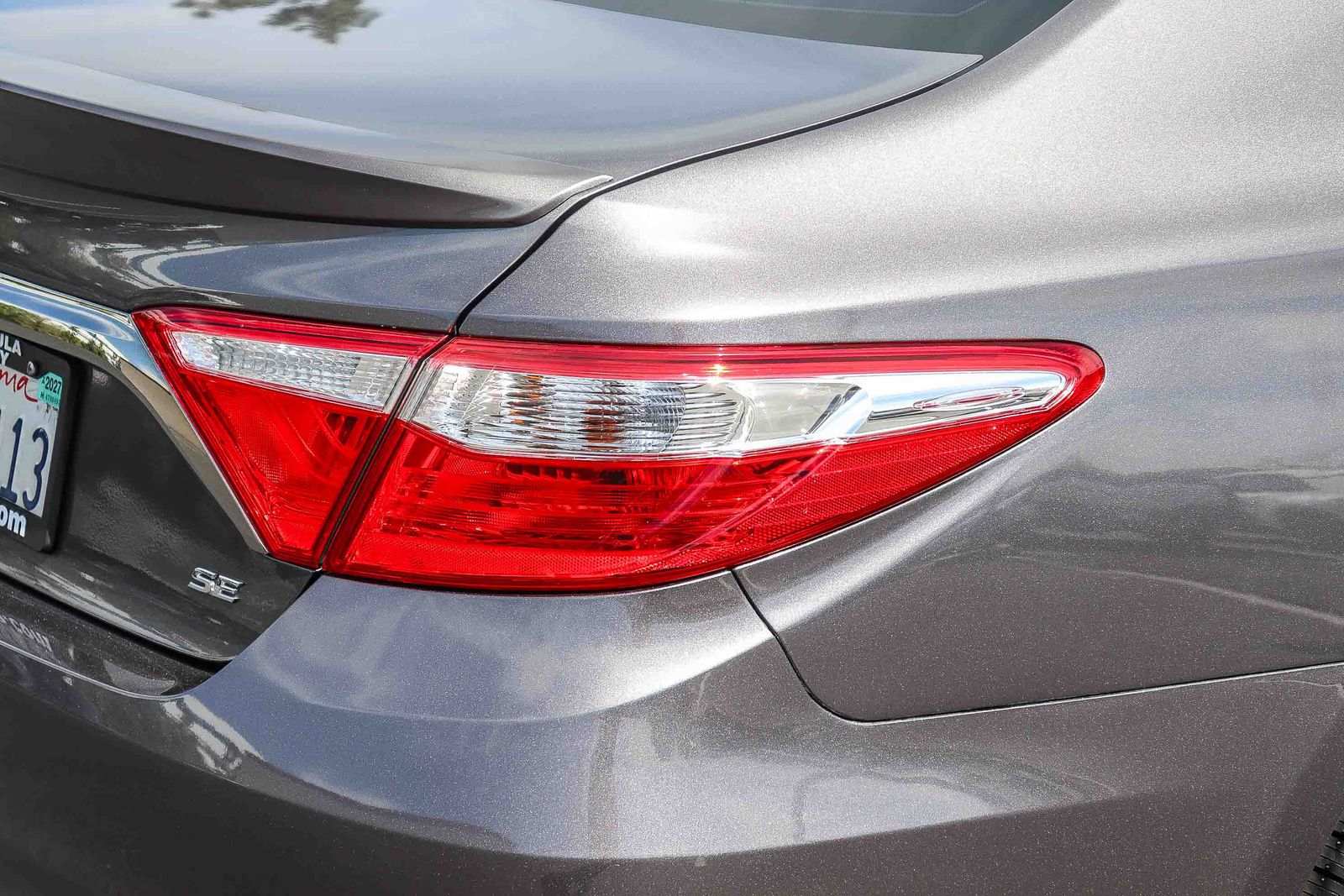 Used 2015 Gray Toyota SE image 8