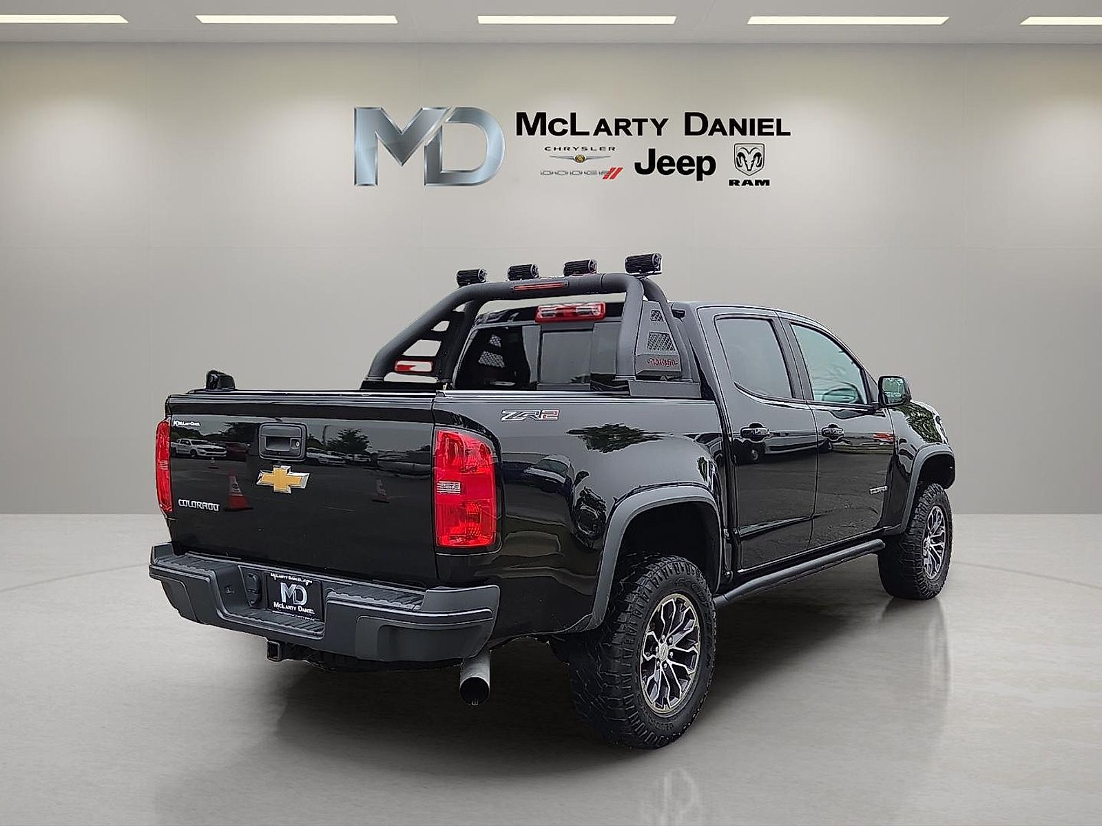 View vehicle photo 5