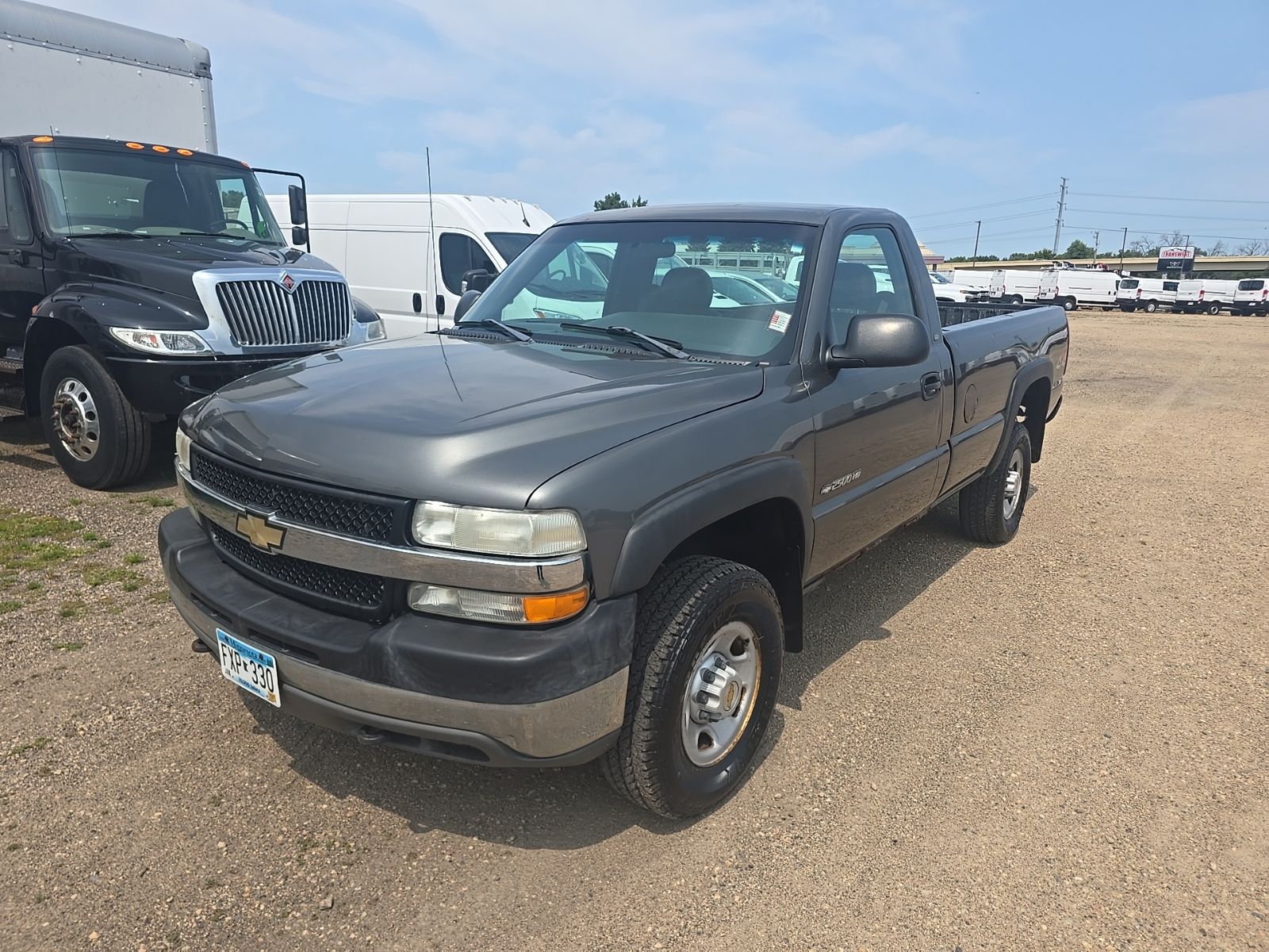 Black (Medium Charcoal Gray Metallic) 2001 Chevrolet Silverado 2500HD Pickup Truck Four-Wheel Drive 4-Speed Automatic Overdrive