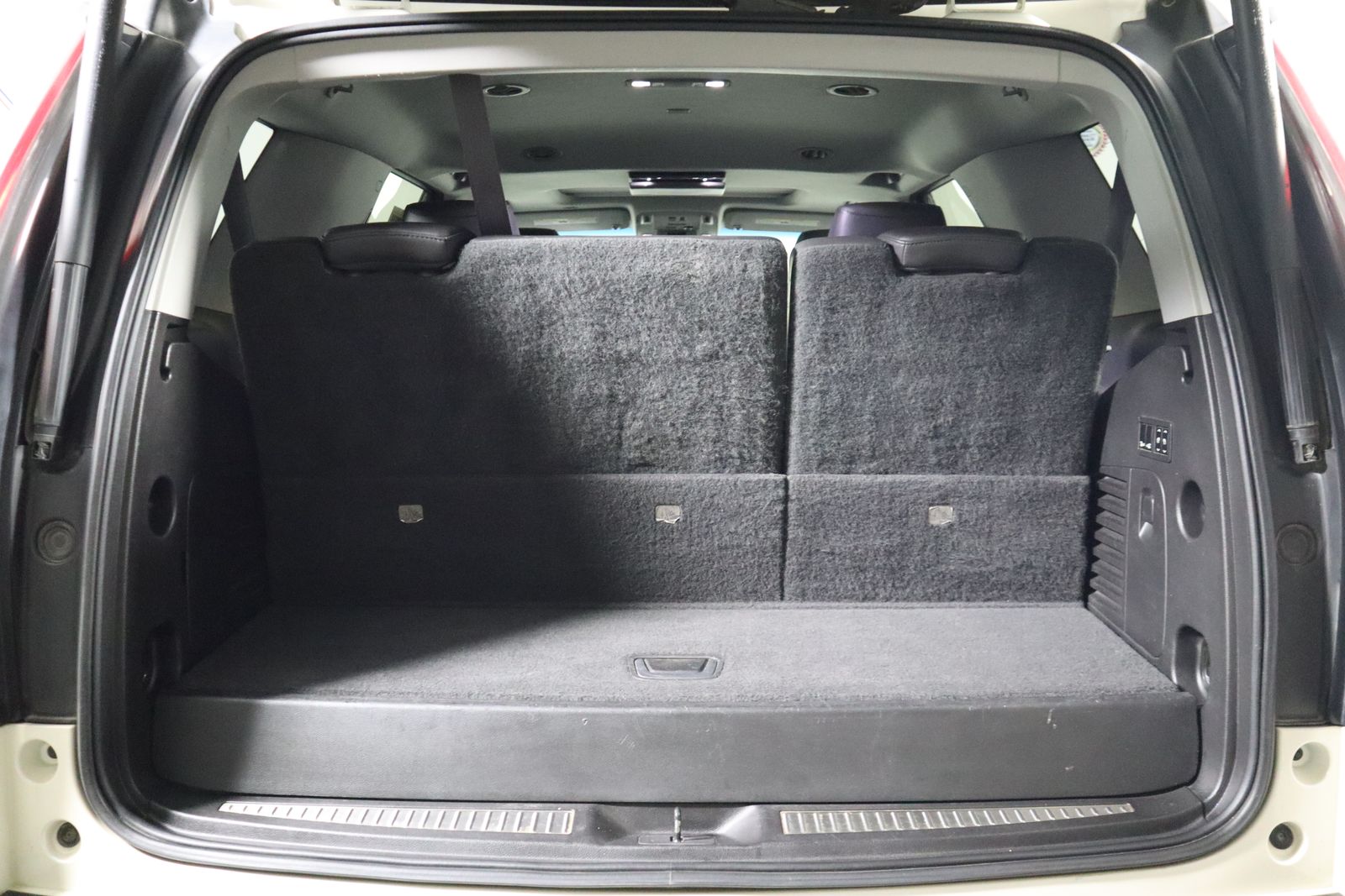 2015 Cadillac Escalade Premium photo
