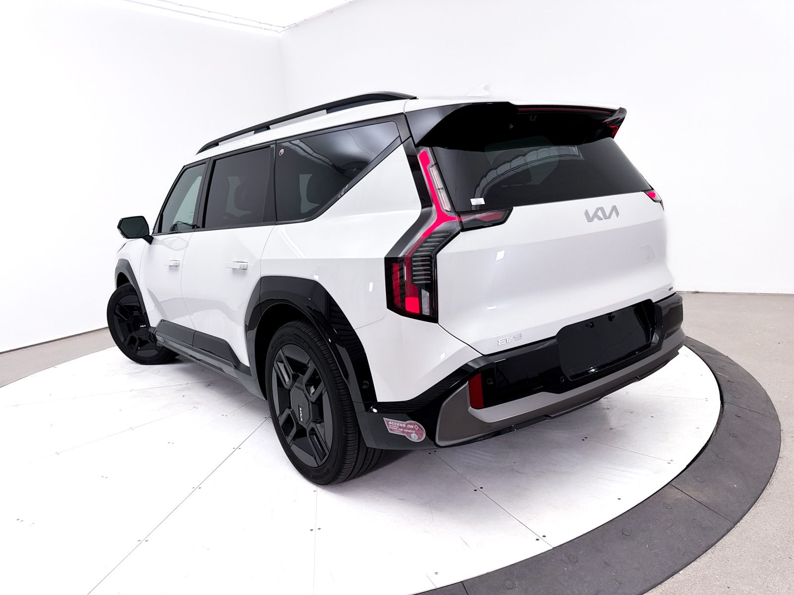 Used 2024 Kia EV9 GT-Line with VIN KNDAEFS55R6032177 for sale in Scottsdale, AZ