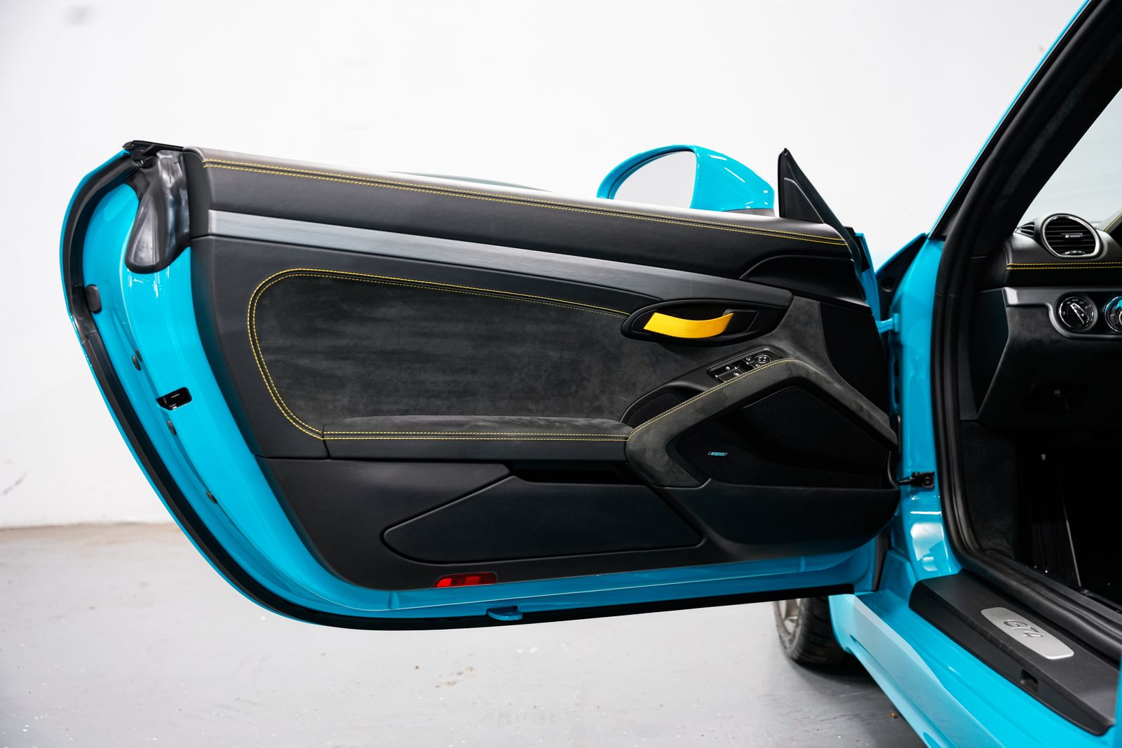 2021 Porsche 718 Cayman GT4 — photo 19