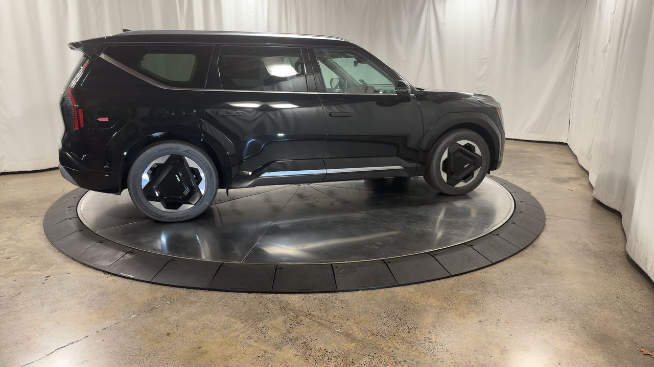 2026 Kia EV9 Land AWD photo 9