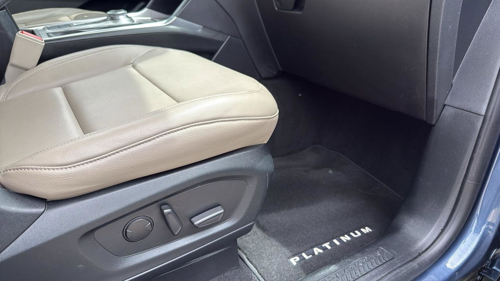 Used Car 2020 Ford Explorer  Xlt For Sale Under $25,000 In Austin, Texas