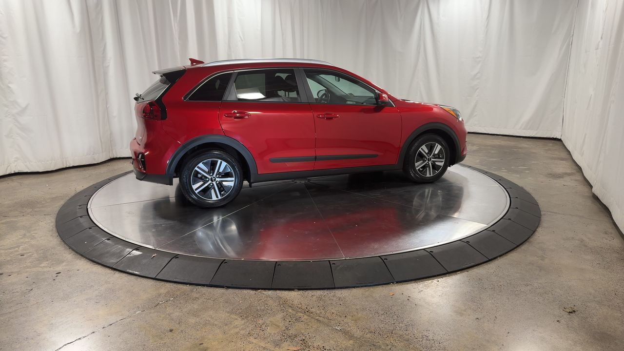 2022 Kia Niro LXS photo 2