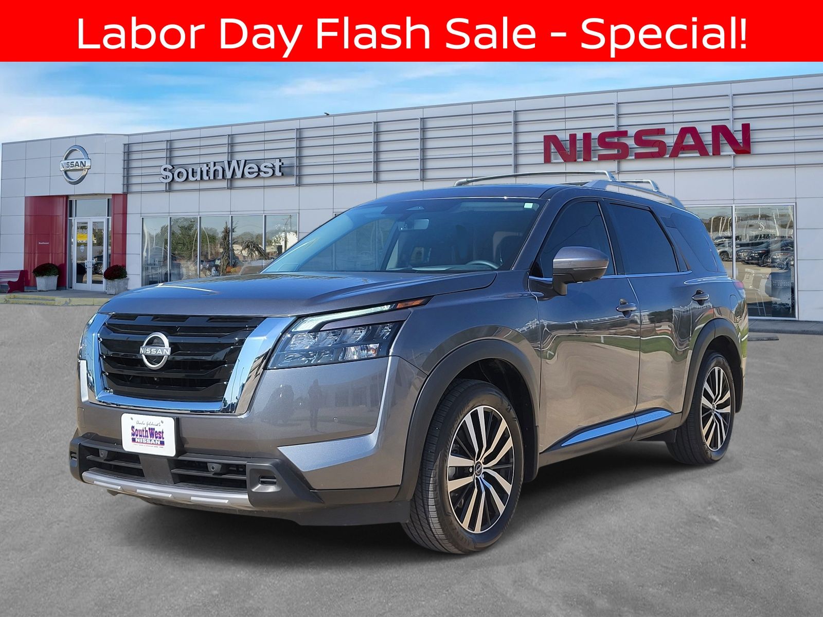 2025 Nissan Pathfinder Platinum FWD