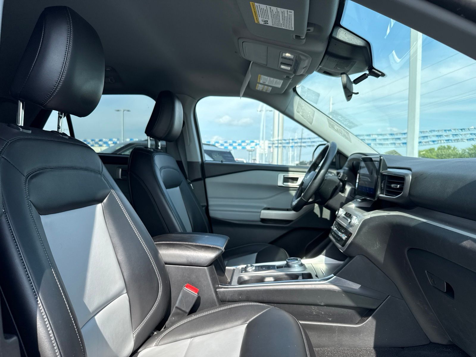 2023 Ford Explorer image 16