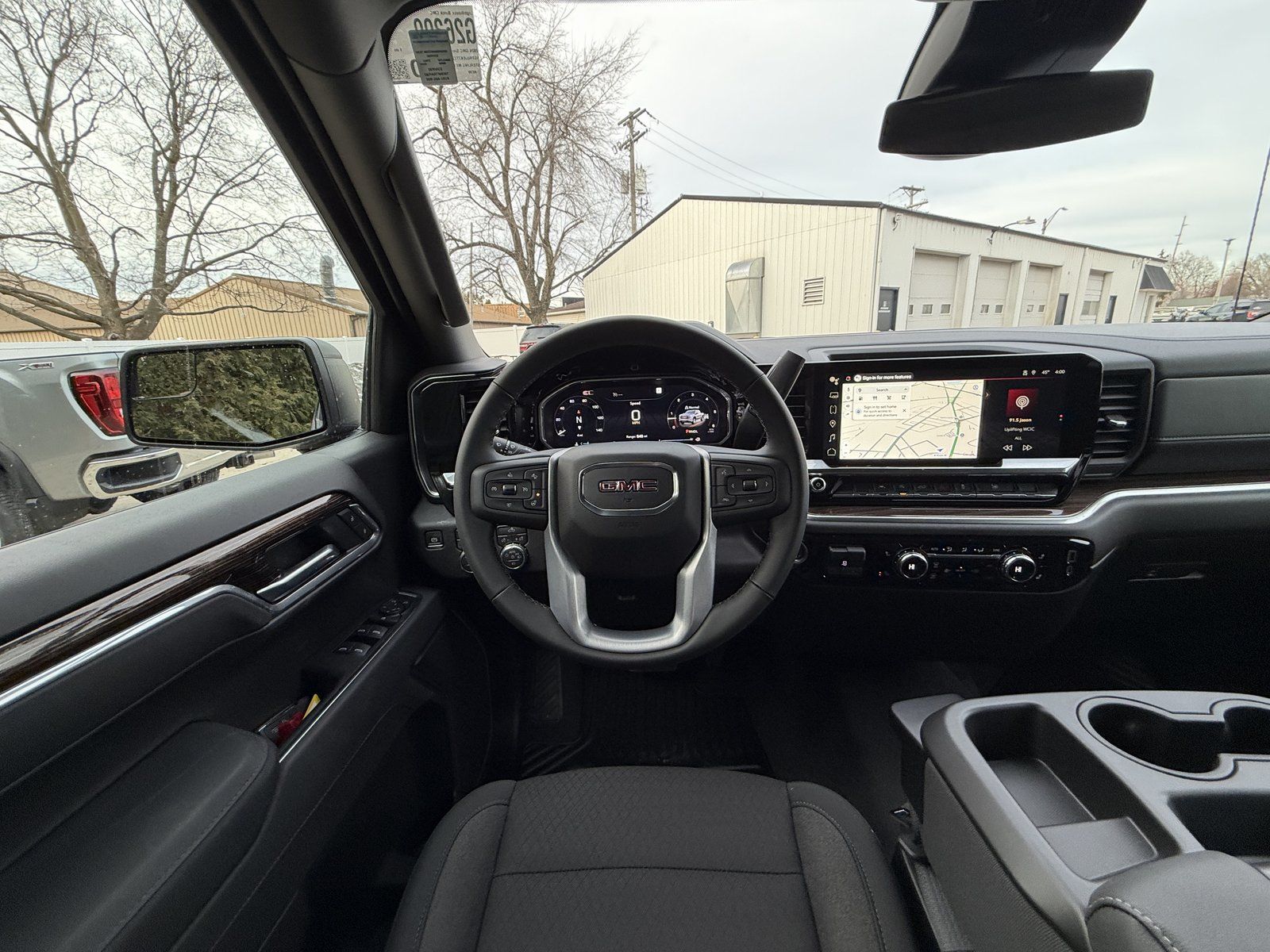 View vehicle photo 2