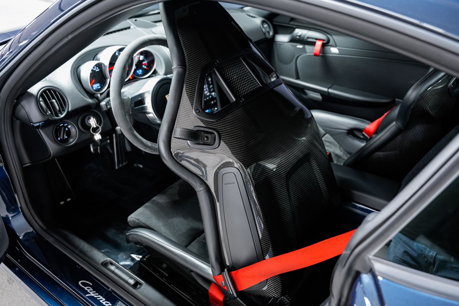 2012 Porsche Cayman R — photo 19
