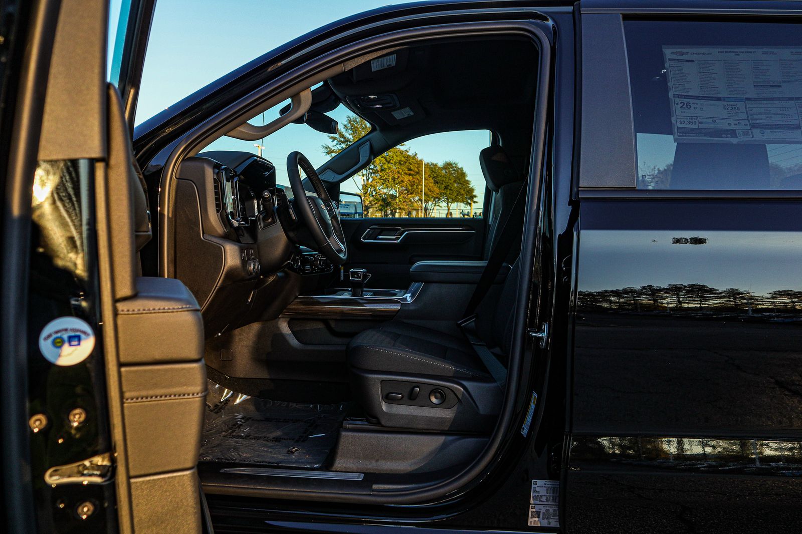 2025 Chevrolet Silverado 1500 LT 20