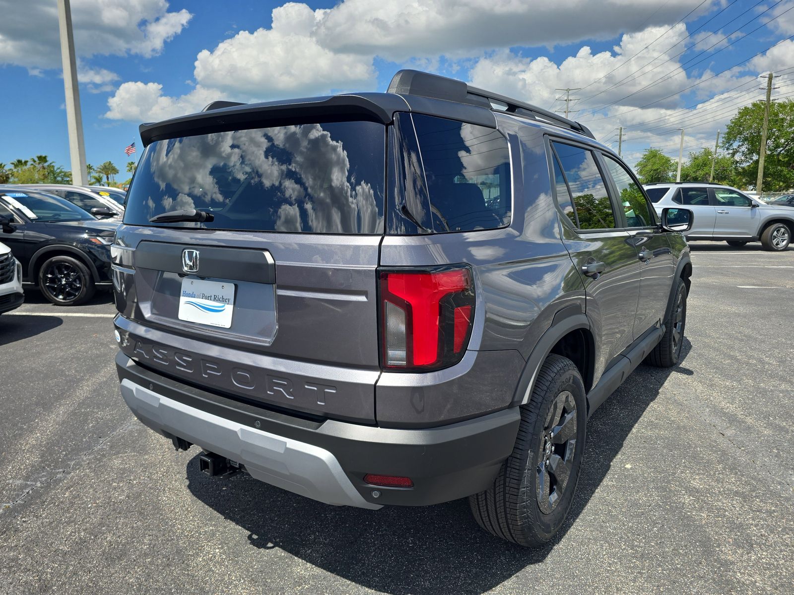 View vehicle photo 4