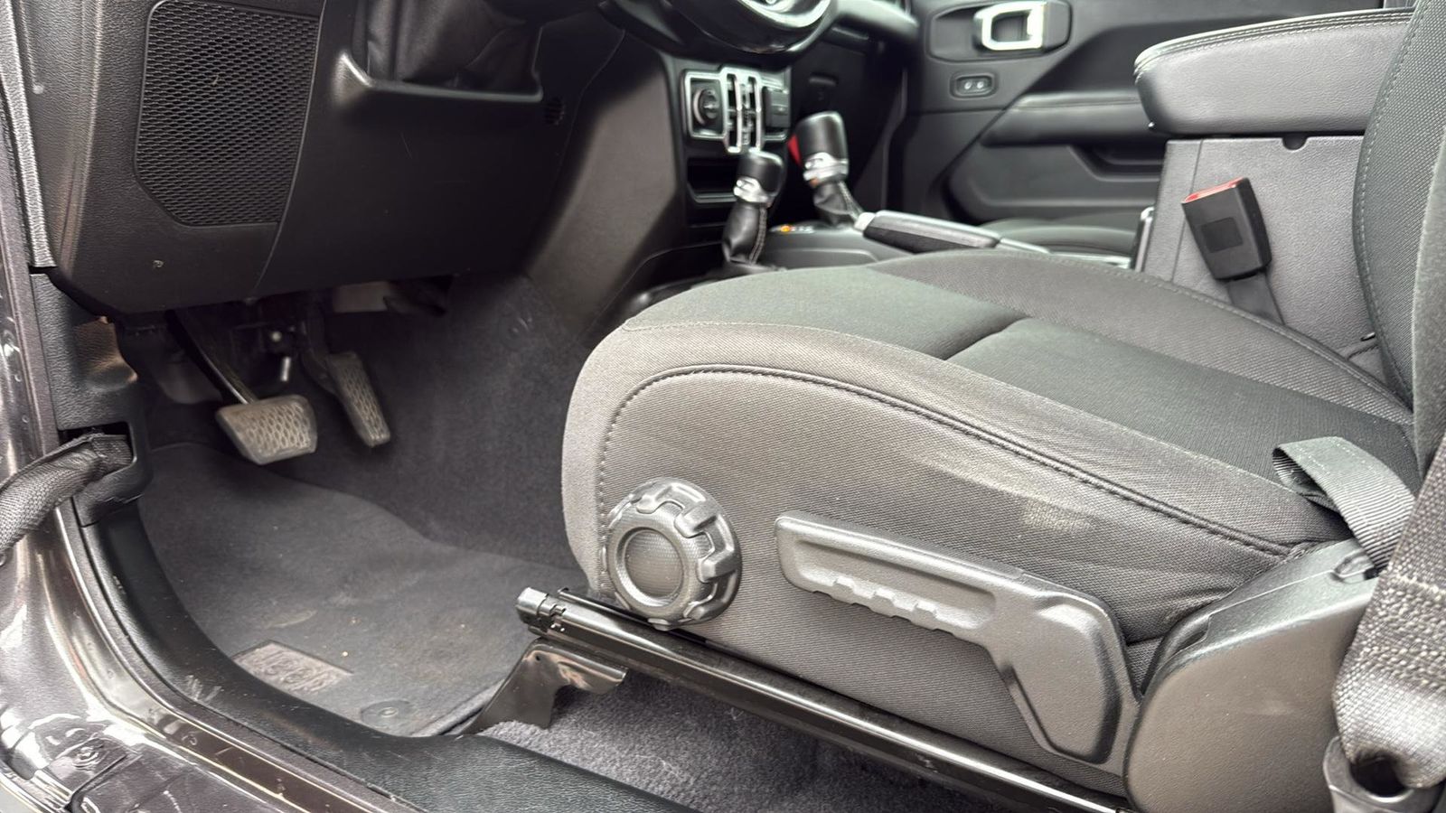 Used Car 2020 Jeep Wrangler  Unlimited Sahara For Sale Under $35,000 In Austin, Texas