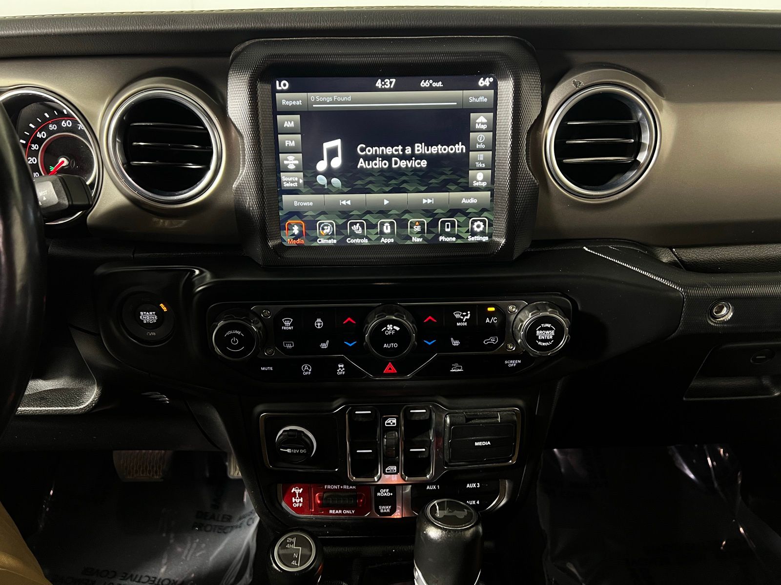 Thumbnail: 2021 Jeep Wrangler - 15