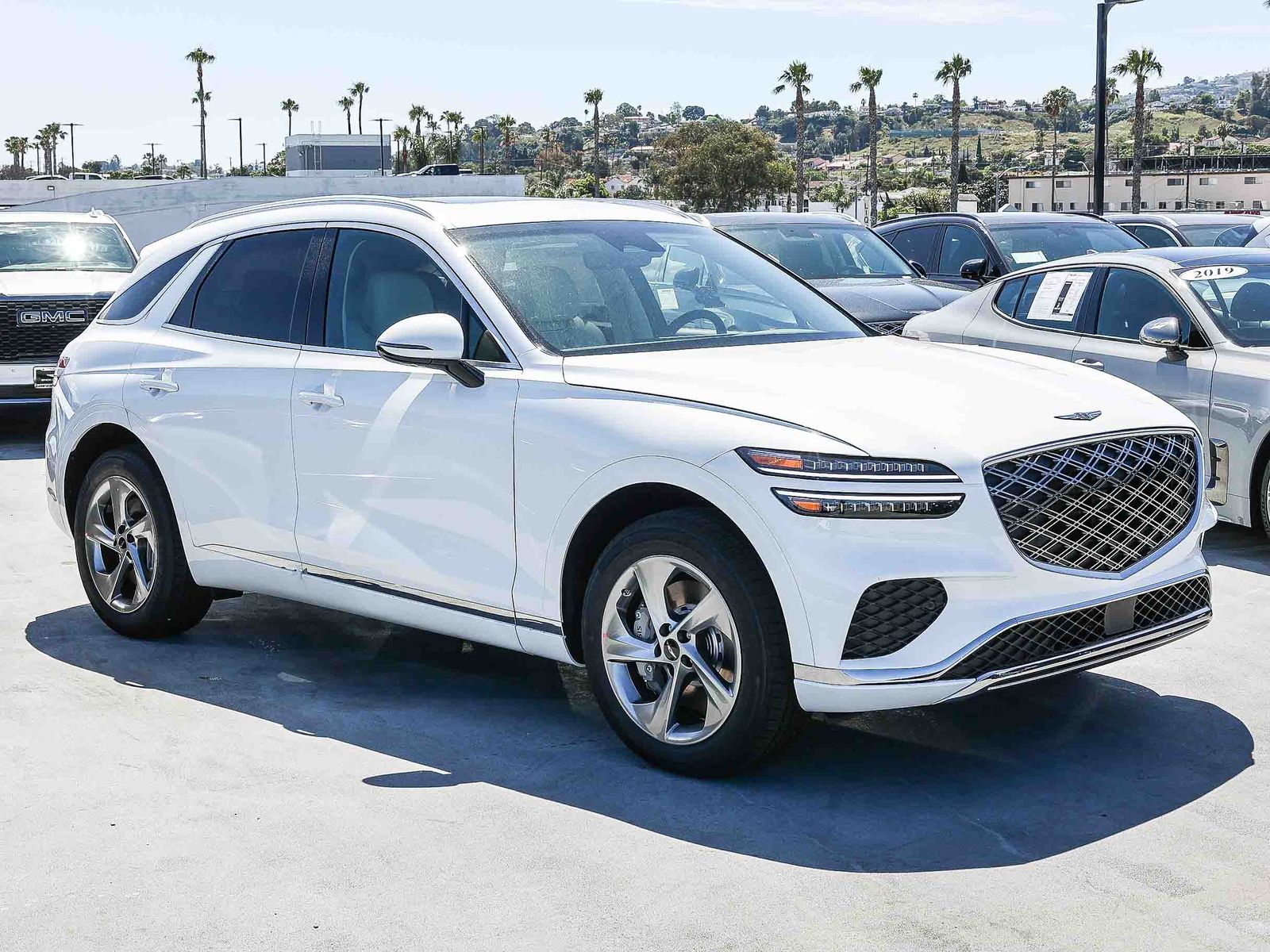 View vehicle photo 3