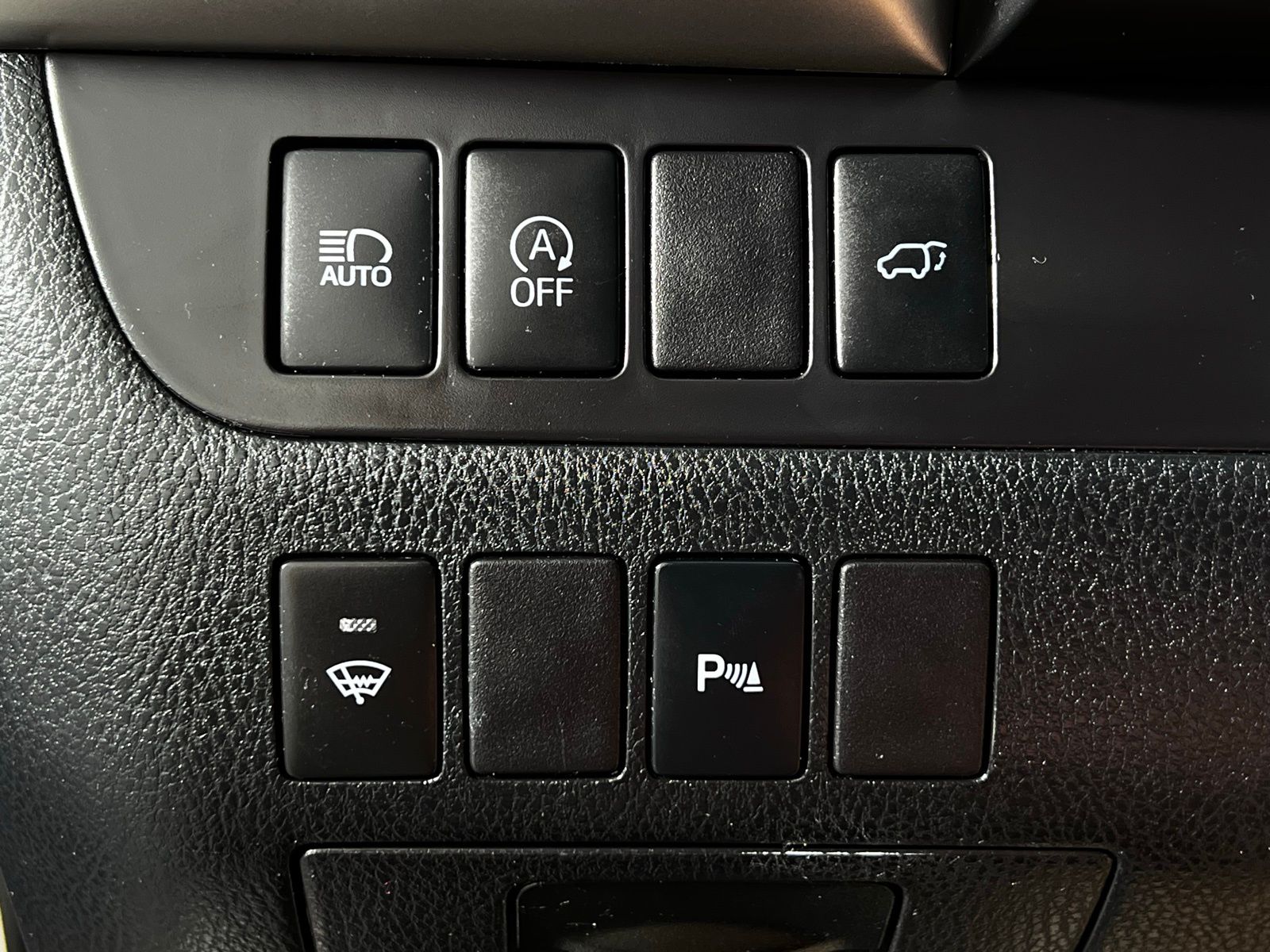 Thumbnail: 2018 Toyota Highlander - 24