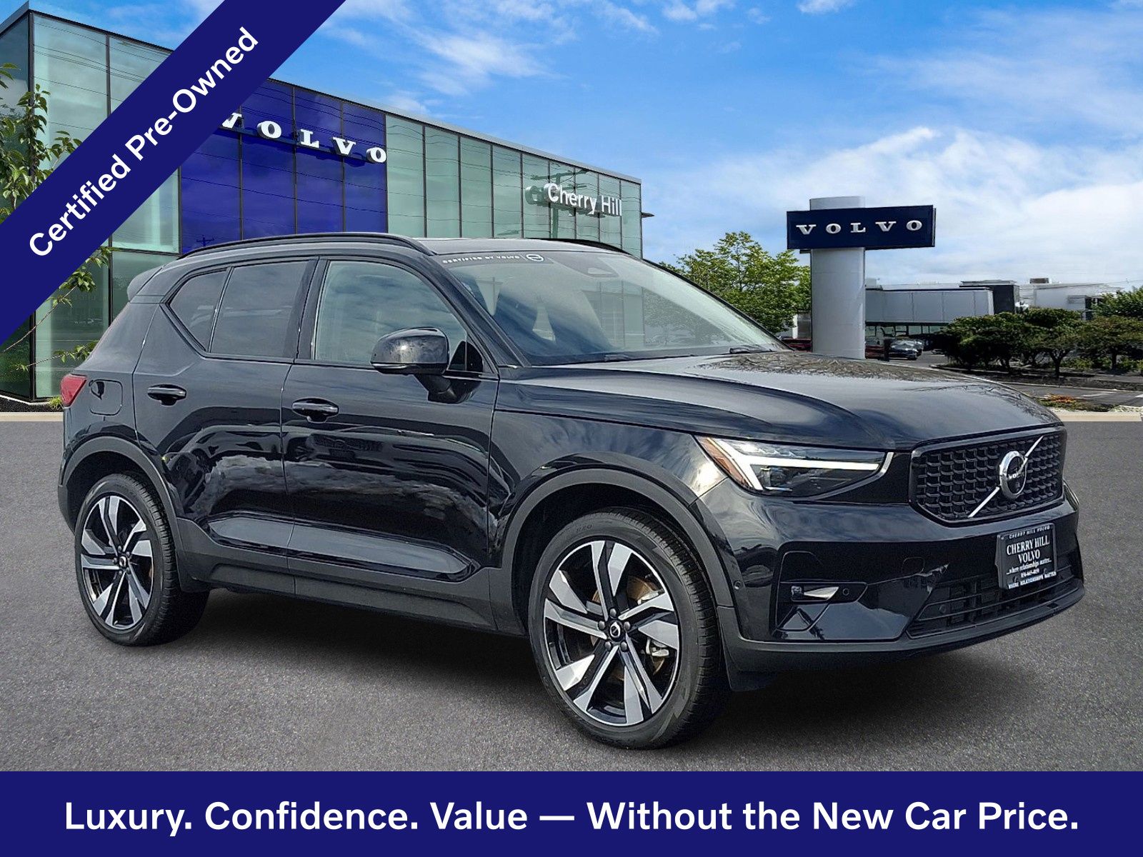 Onyx Black Metallic 2025 Volvo XC40 B5 Ultra Dark Theme AWD SUV / Crossover All-Wheel Drive Automatic