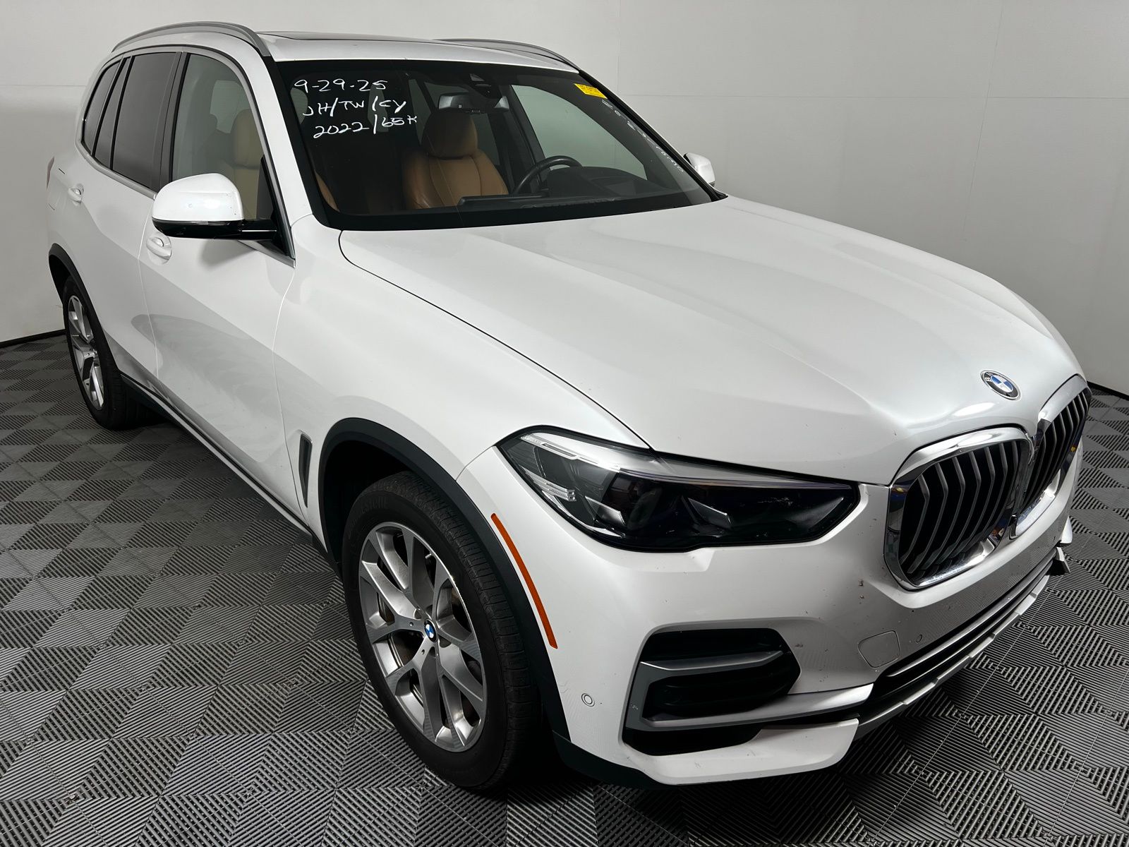 Thumbnail: 2022 BMW X5 - 3