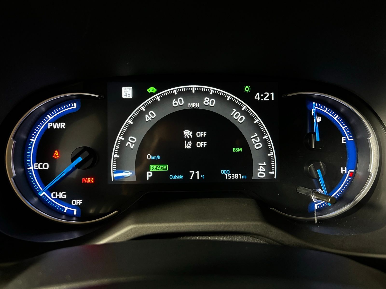 Thumbnail: 2025 Toyota RAV4 - 16