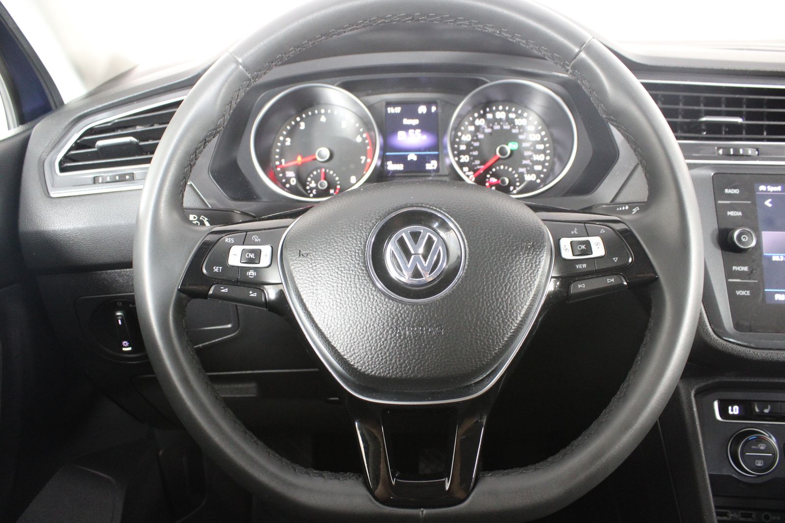 Used 2020 Blue Volkswagen 2.0T SE image 5