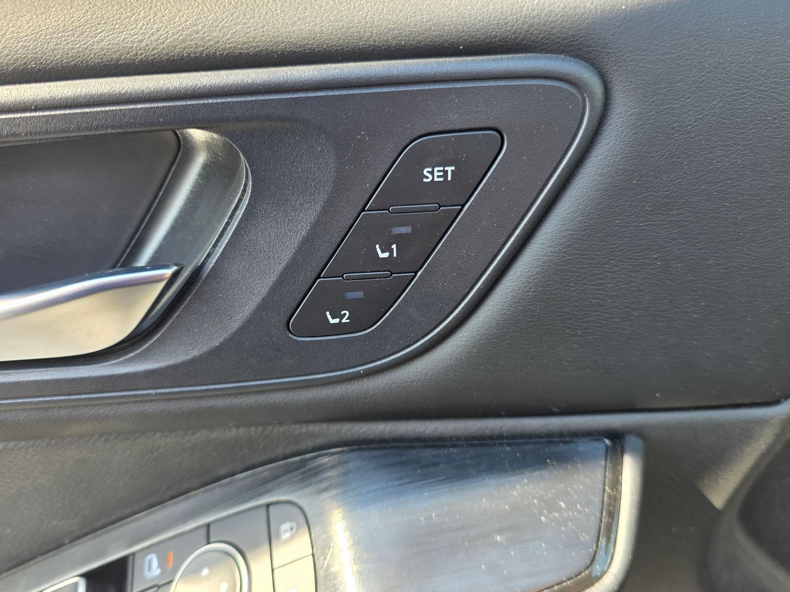 Used 2023 Gray Nissan SL image 27