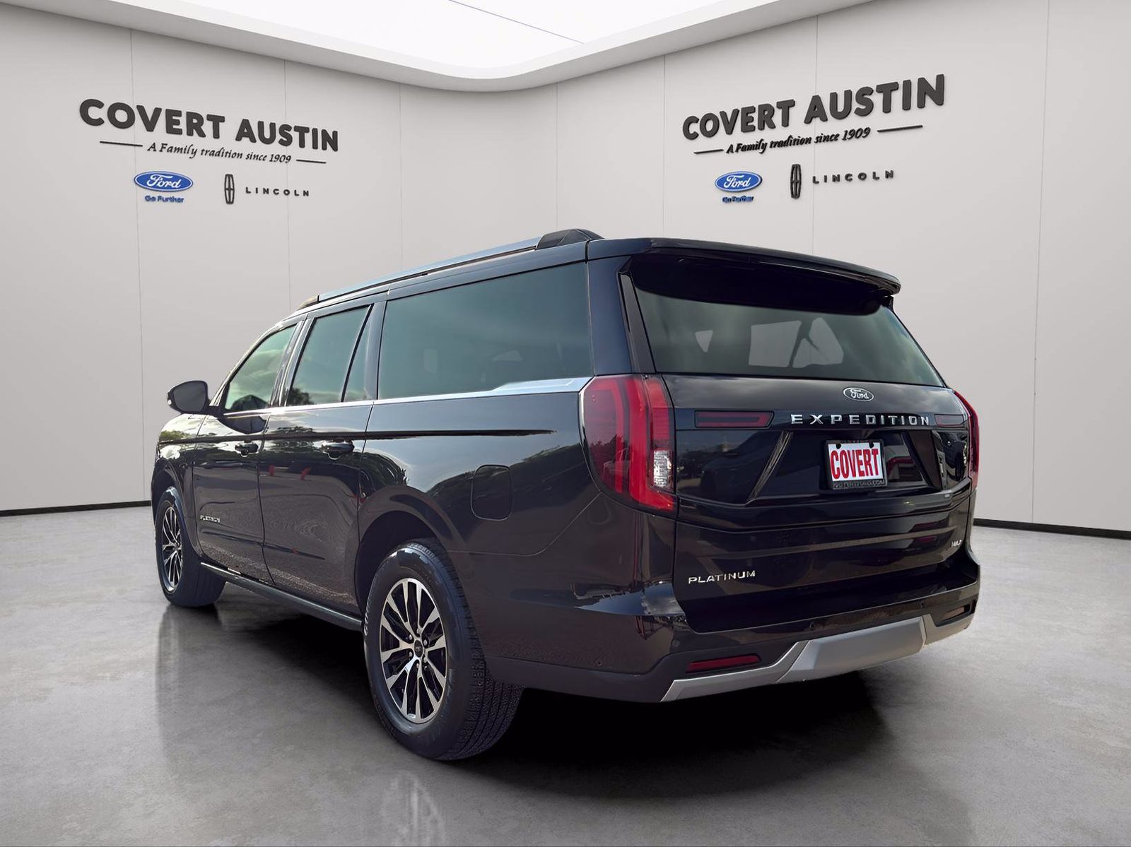 Used 2025 Black Ford Platinum image 3
