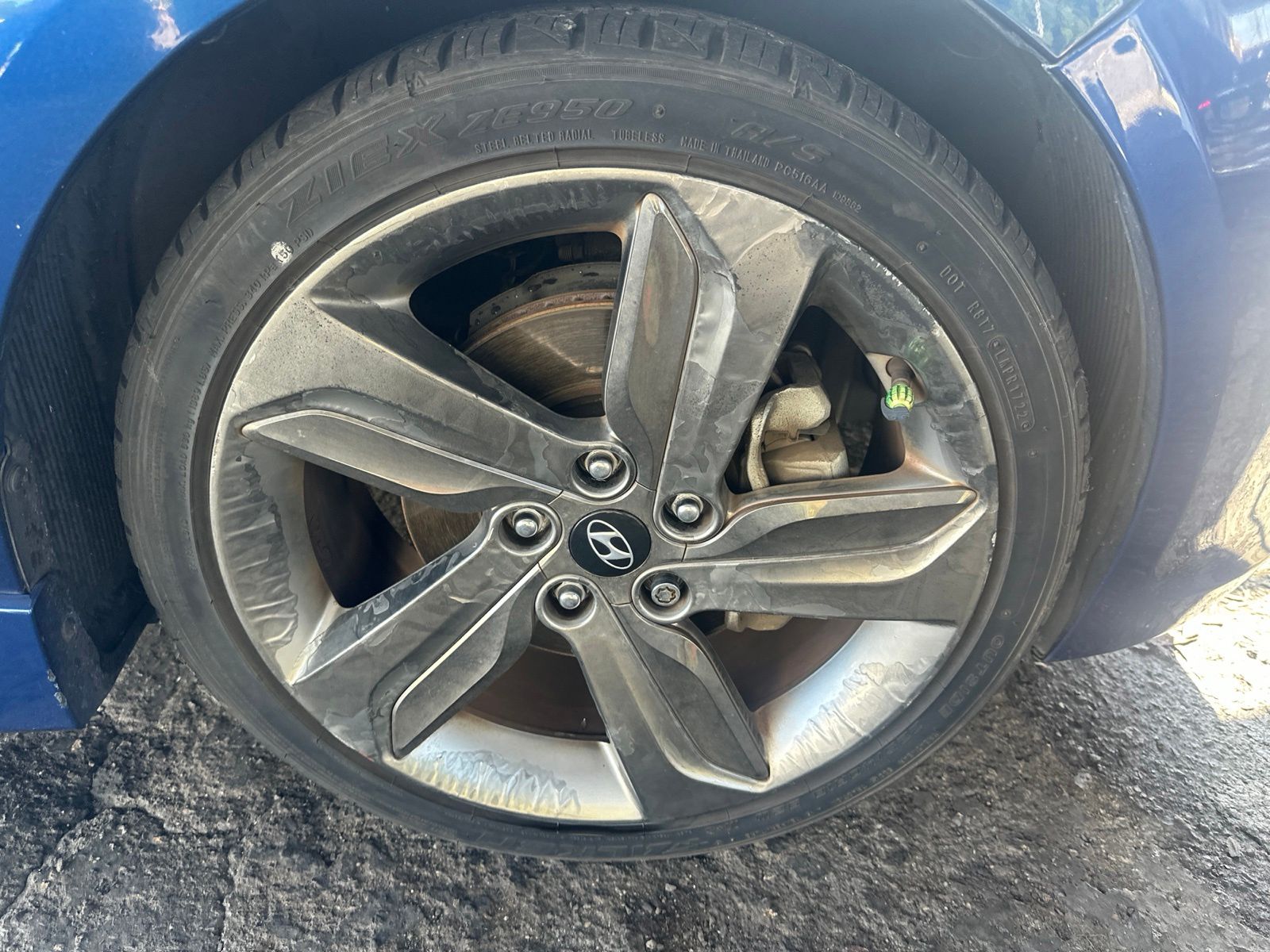 View vehicle photo 3