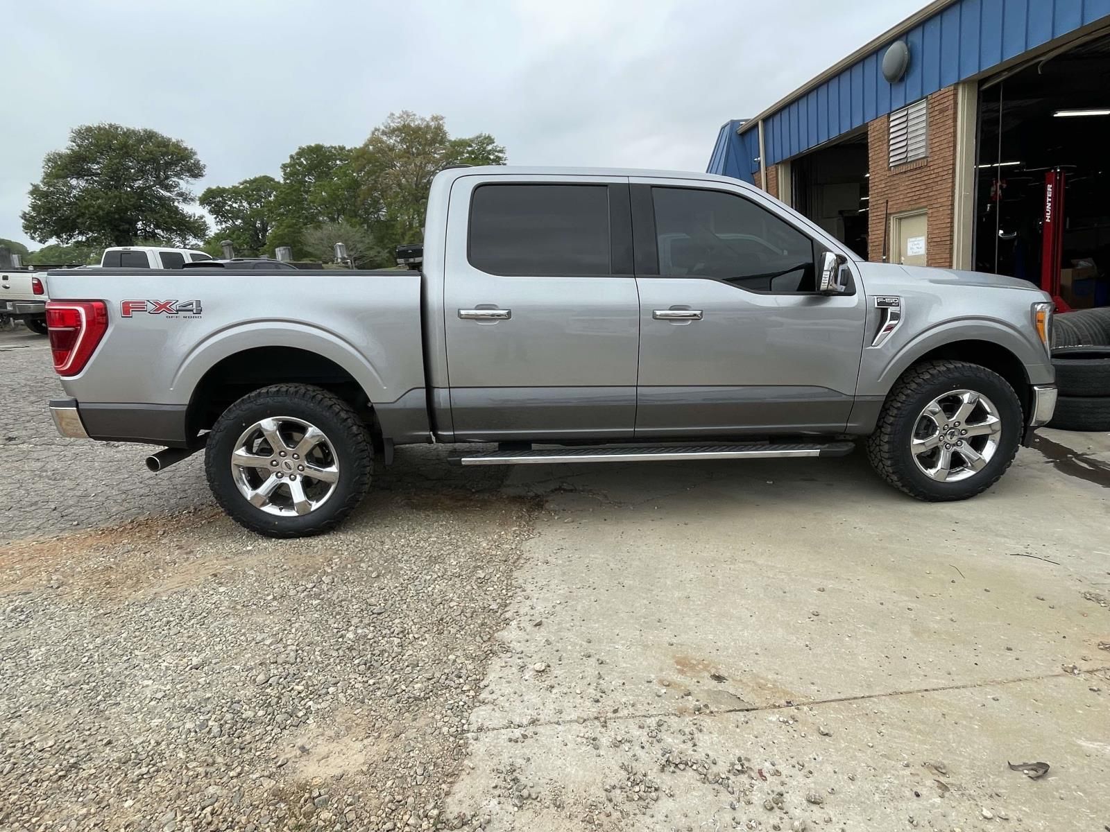 View vehicle photo 2