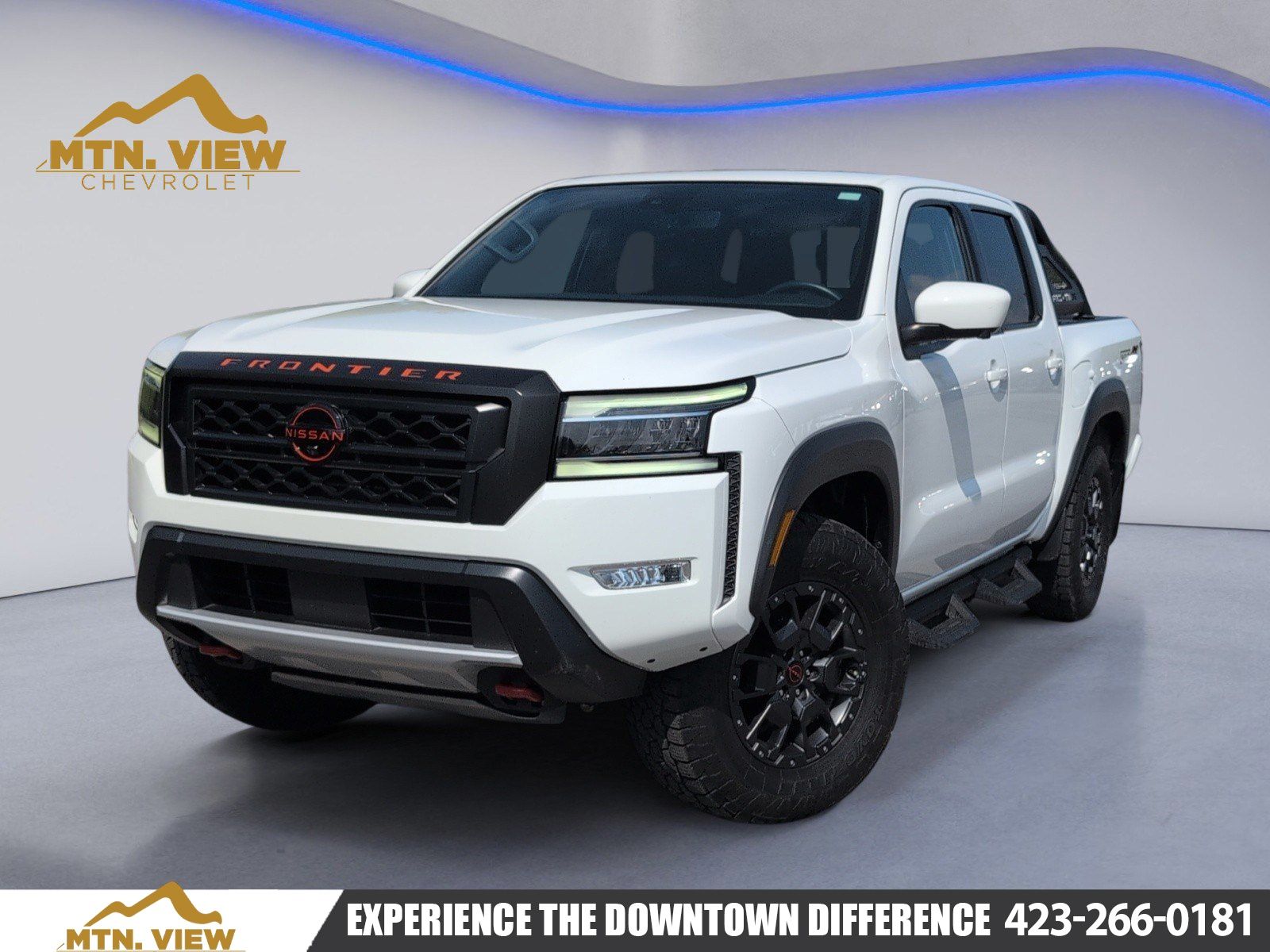 Glacier White 2023 Nissan Frontier PRO-4X Crew Cab 4WD Pickup Truck Four-Wheel Drive 9-Speed Automatic
