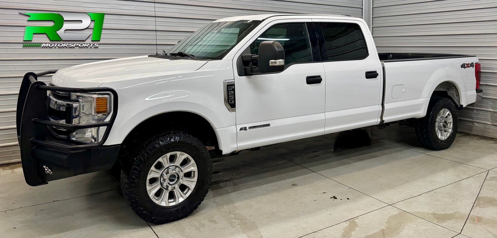 Oxford White 2021 Ford F-250 Super Duty XLT Crew Cab 4WD Pickup Truck Four-Wheel Drive Automatic