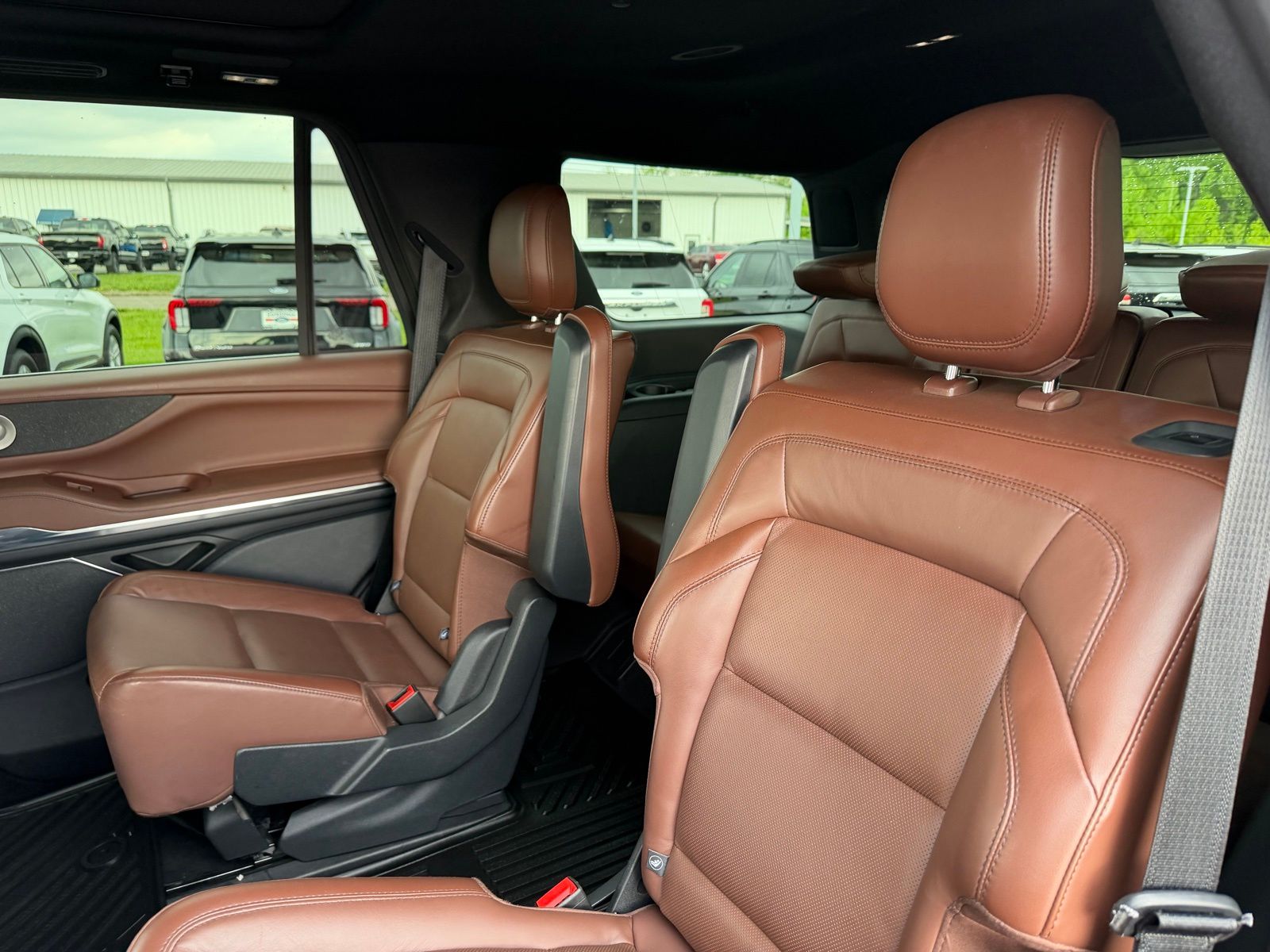 2025 Lincoln Navigator image 14