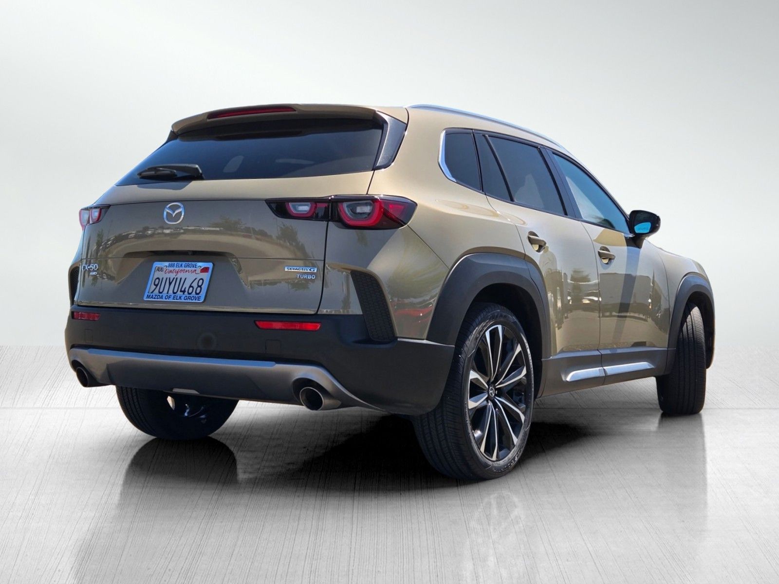 View vehicle photo 4