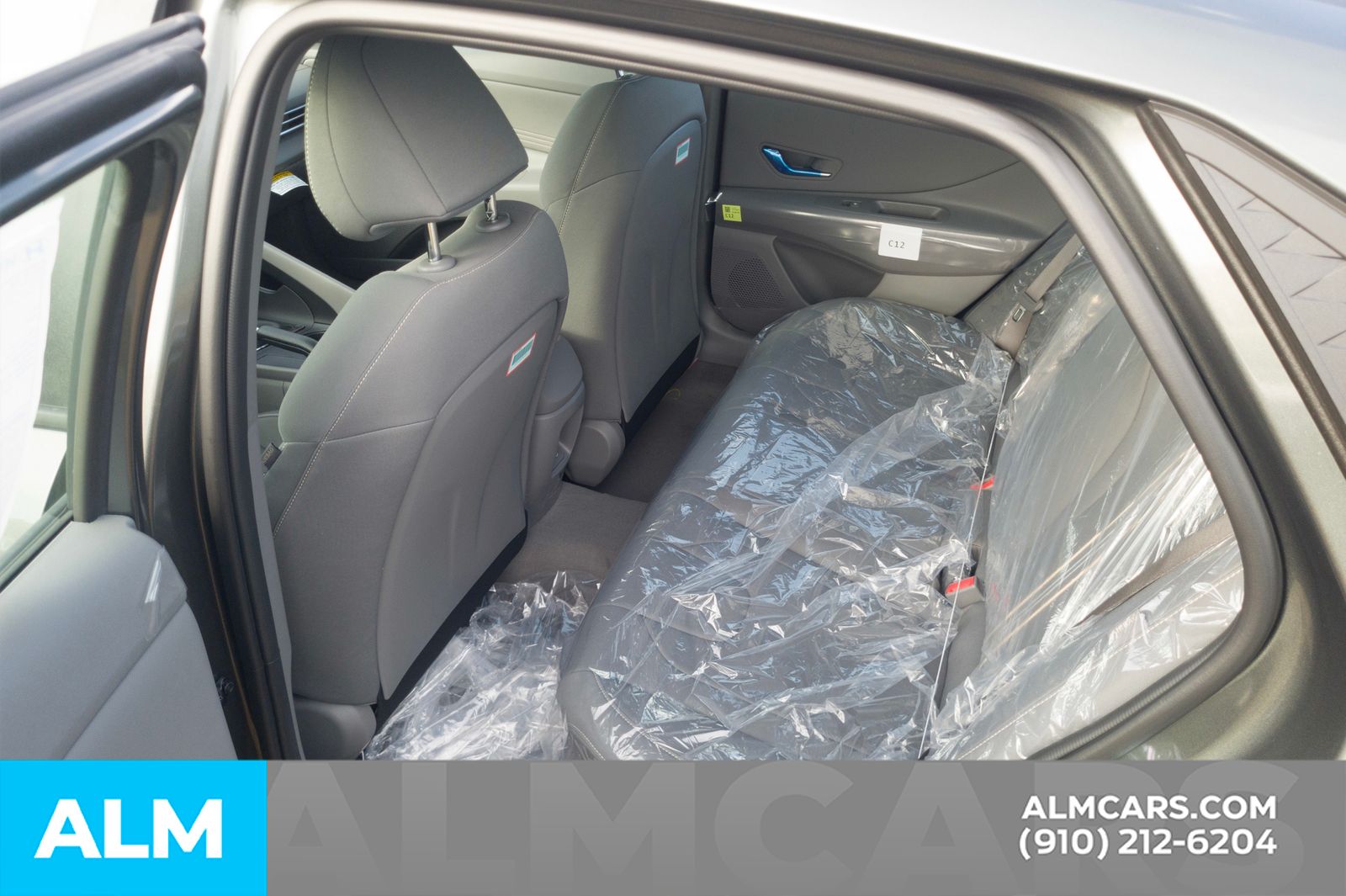 Used 2025 Gray Hyundai SEL Sport image 17