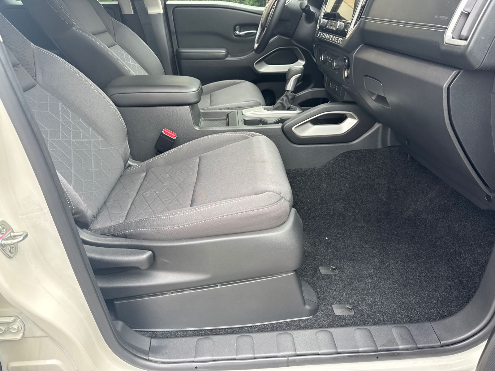 Used 2025 White Nissan SV image 13