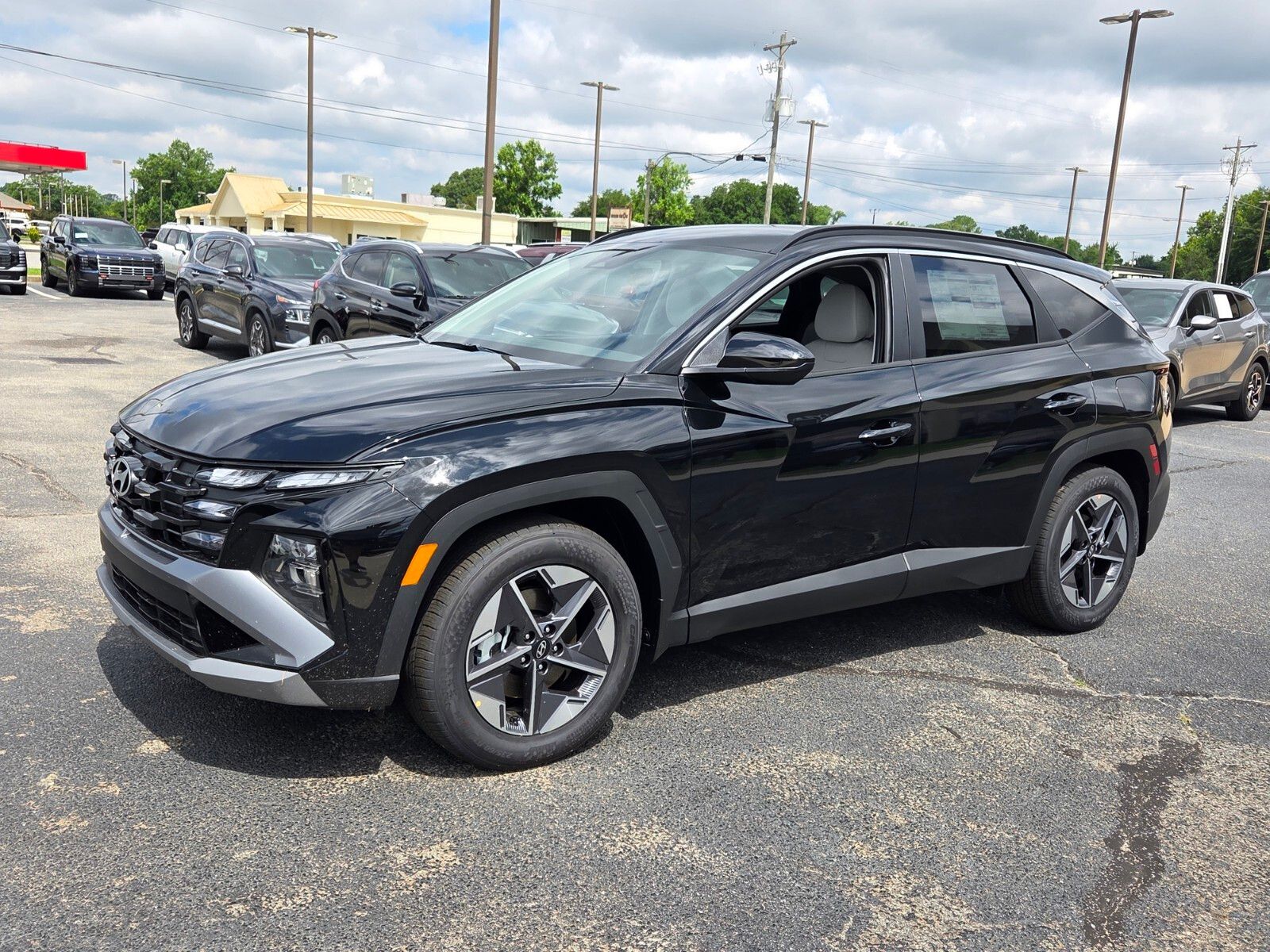 New 2026 Black HYUNDAI SEL image 3