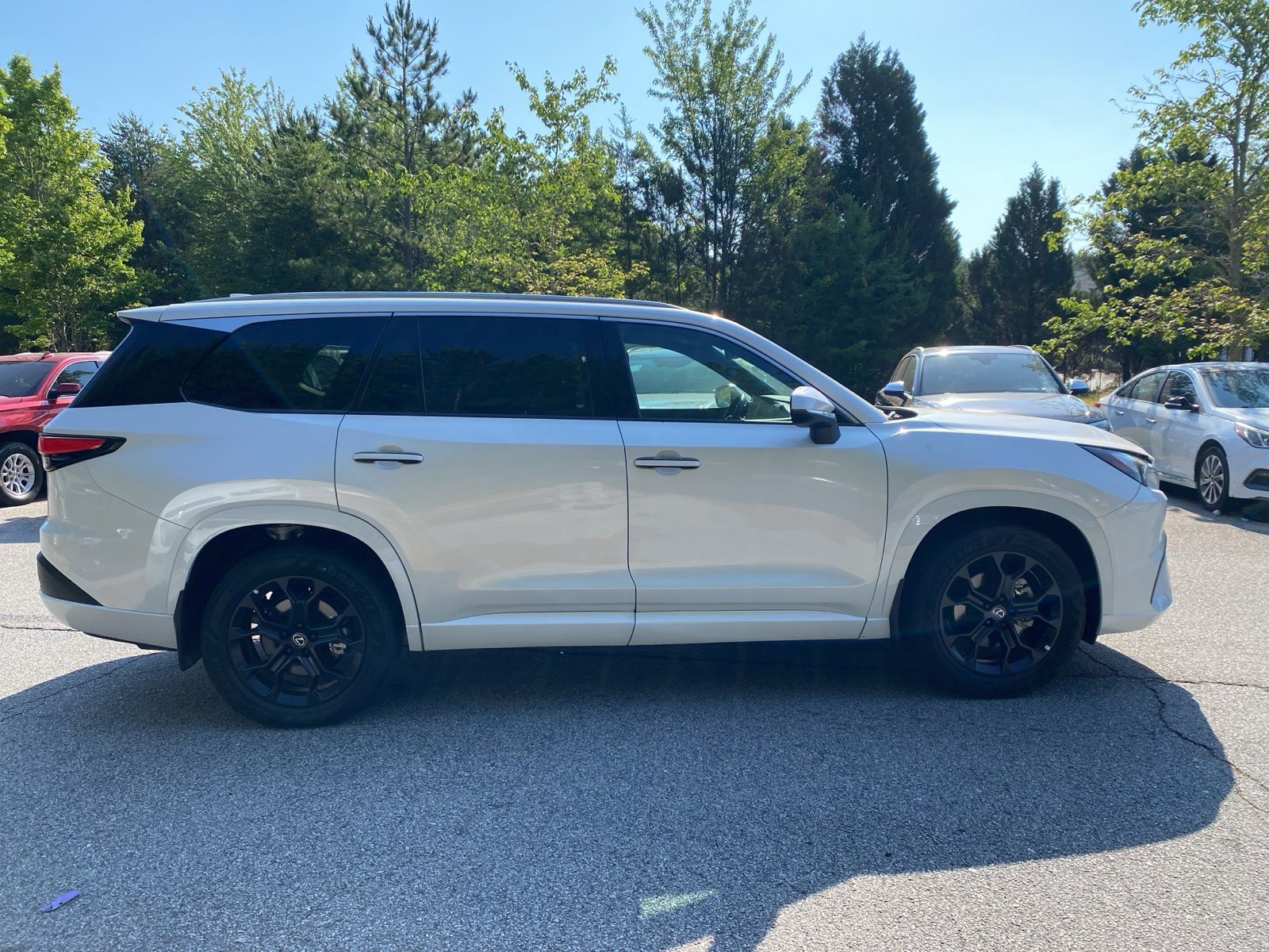 View vehicle photo 7