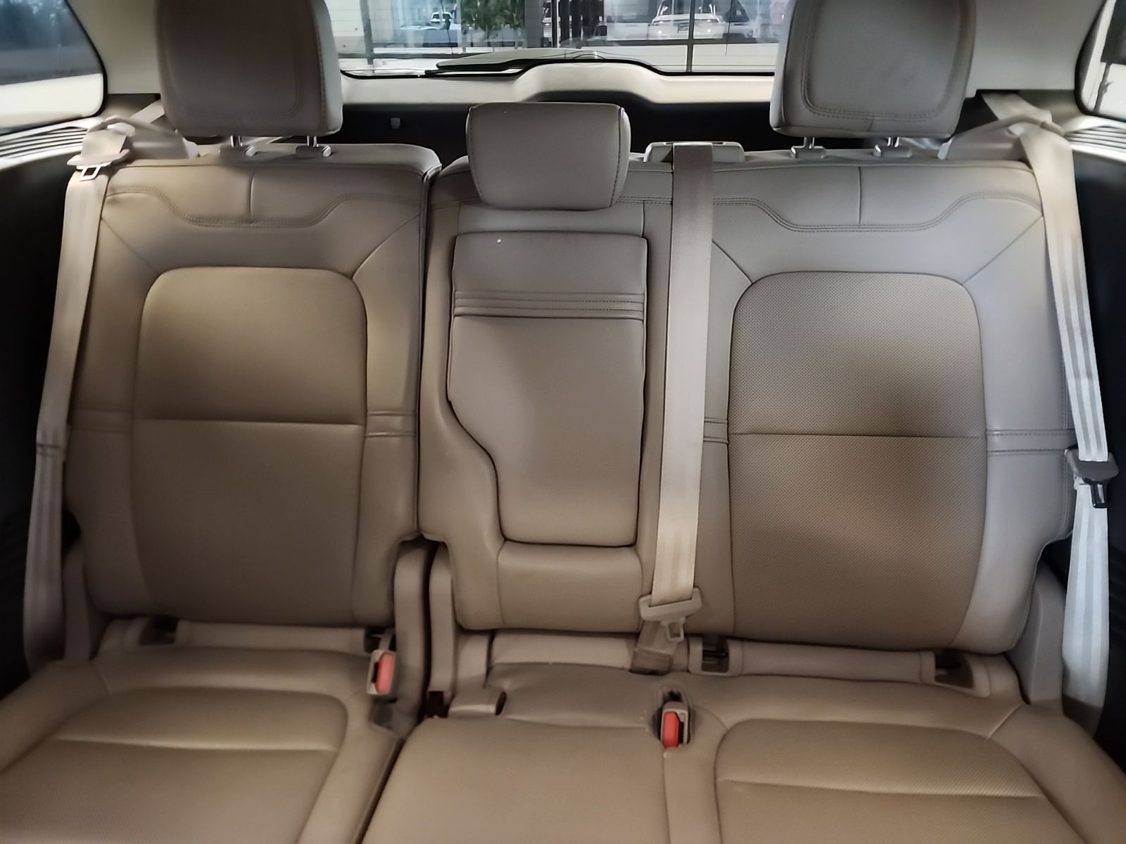 Used 2020 Ceramic Pearl Lincoln Standard image 24
