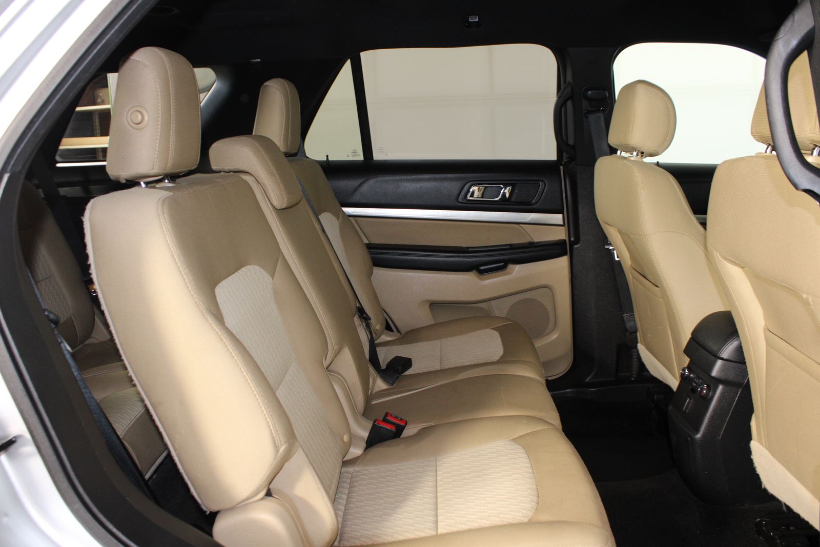 Used 2016 Silver Ford Base image 18
